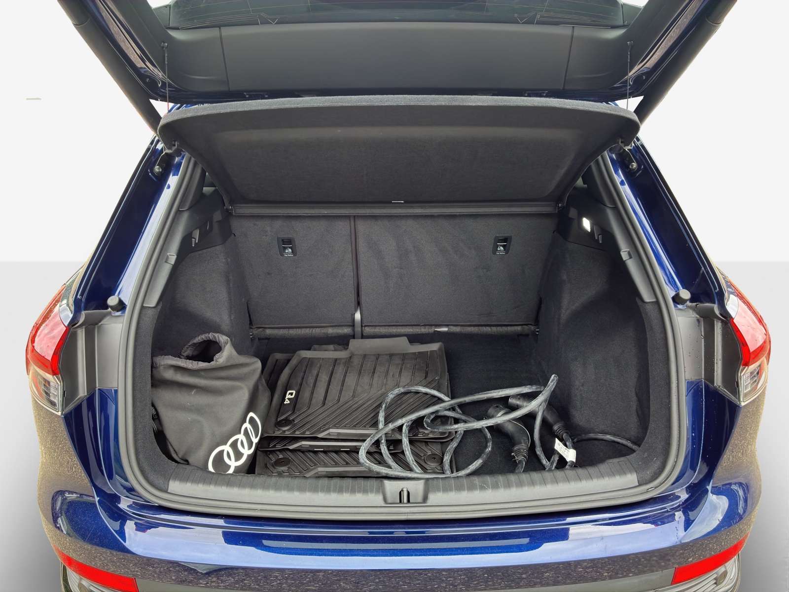 AUDI Q4 e-tron 50 quattro-image-12