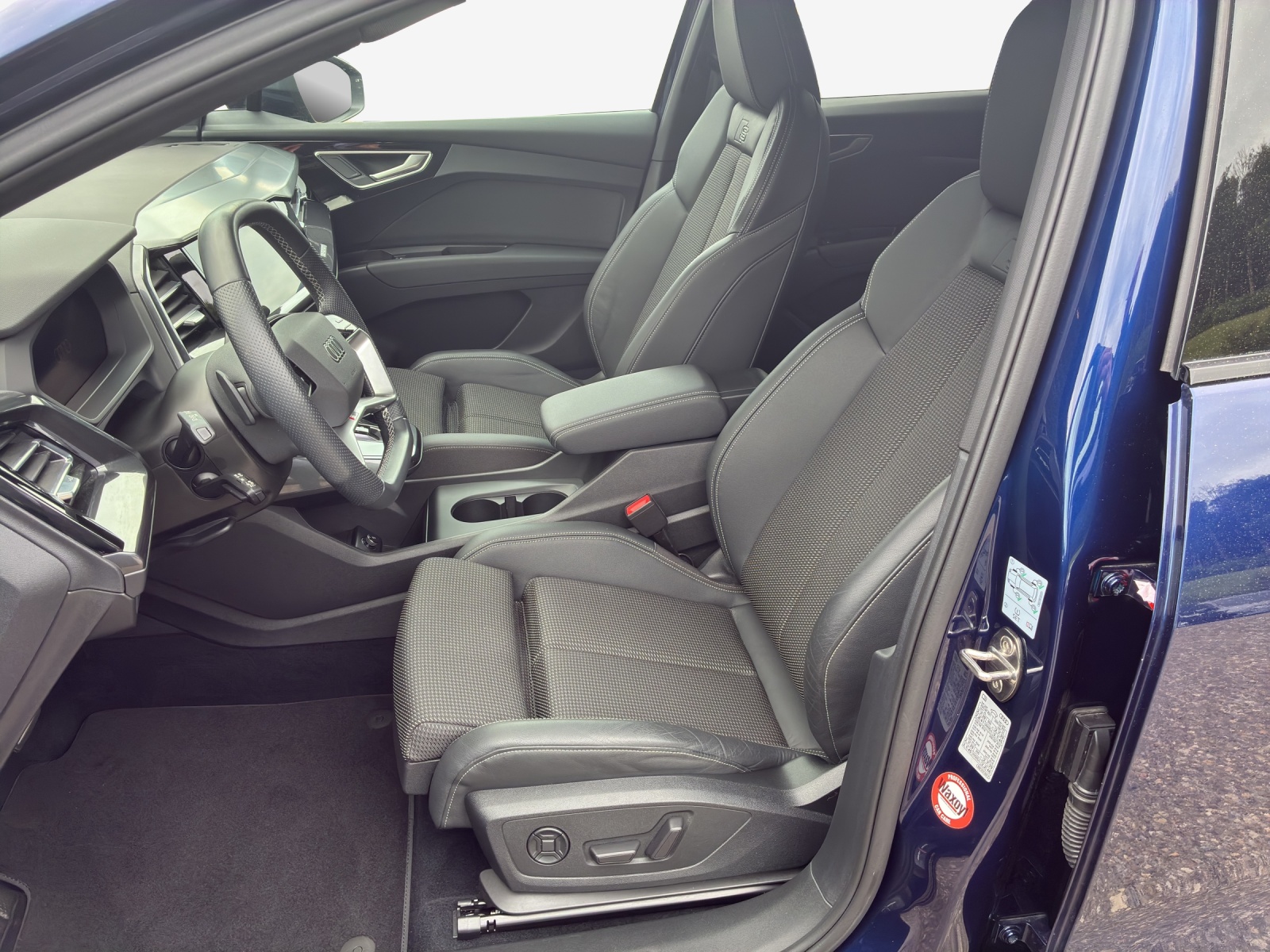 AUDI Q4 e-tron 50 quattro-image-7
