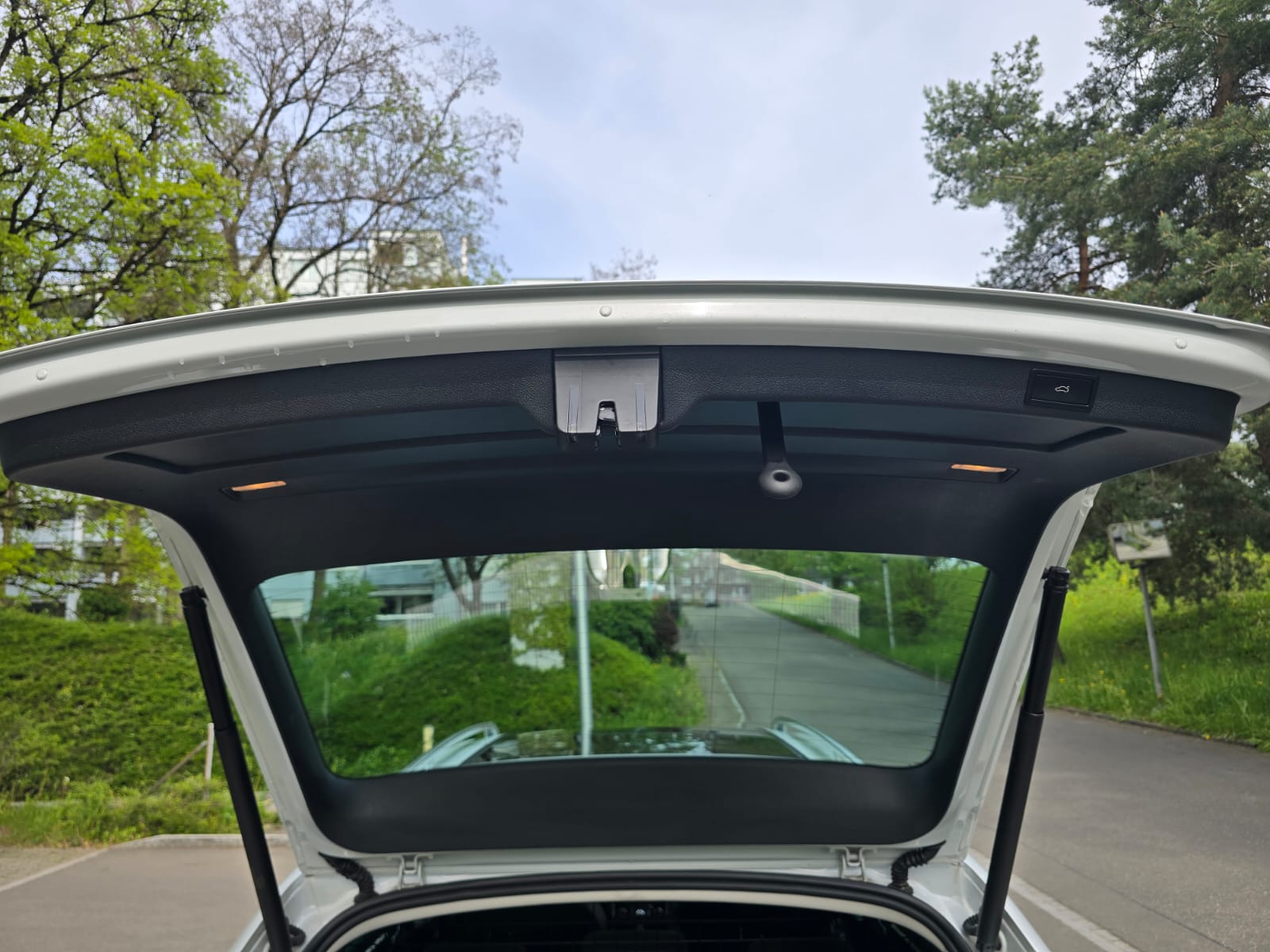 SKODA Superb Combi 2.0 TDi Laurin & Klement 4x4 DSG-image-12
