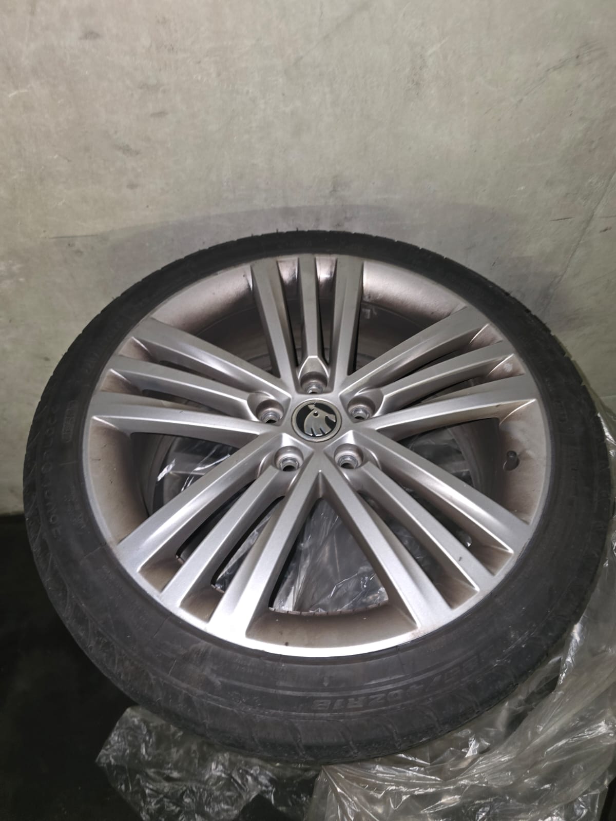 SKODA Superb Combi 2.0 TDi Laurin & Klement 4x4 DSG-image-10