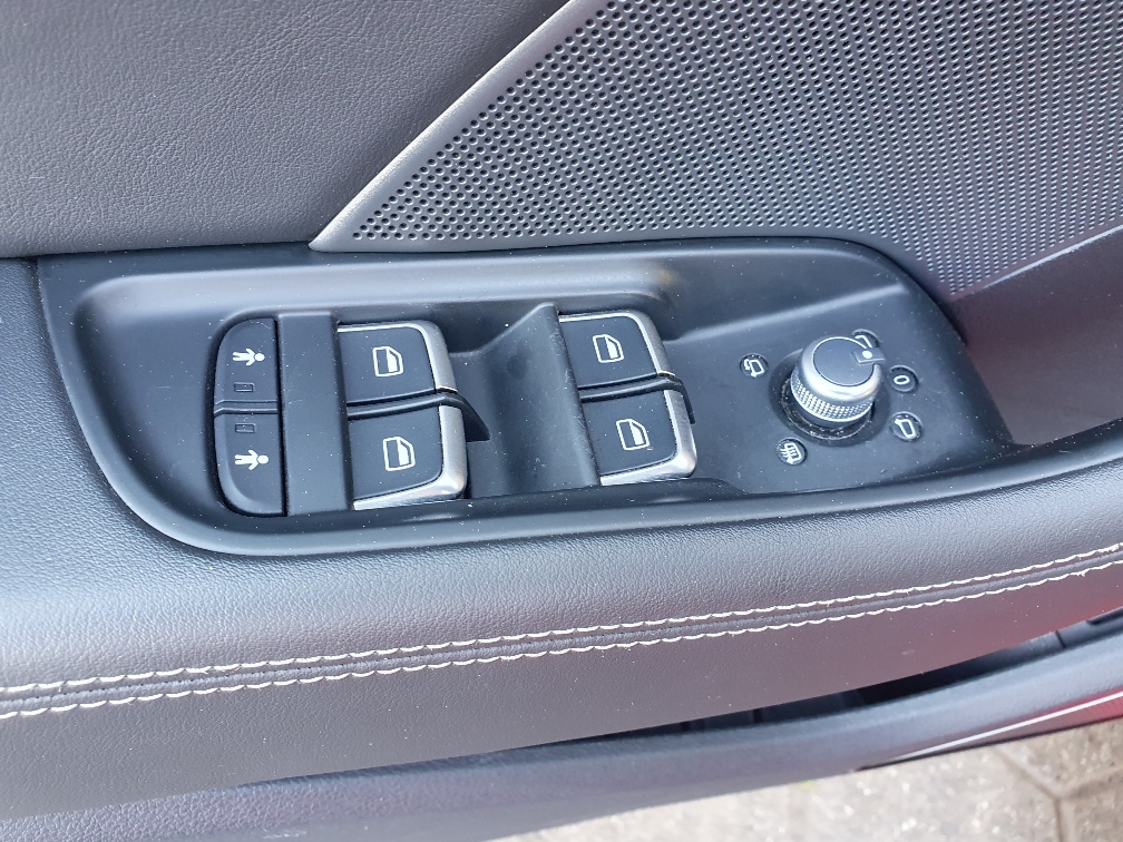 AUDI A3 Sportback 1.4 e-tron Ambition S-tronic-image-11