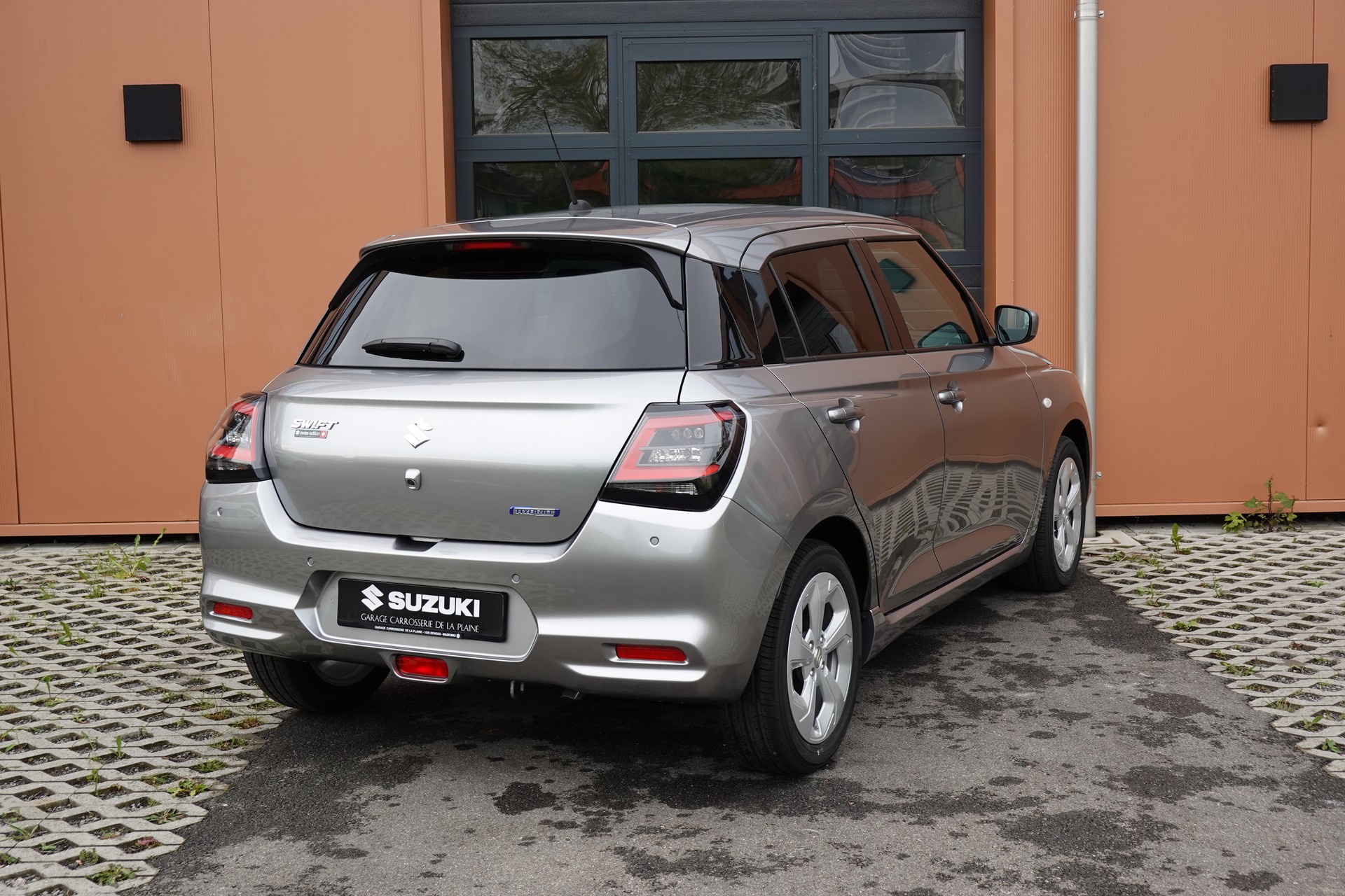 SUZUKI Swift 1.2 Compact+ Hybrid CVT * Tempomat Adapt. * Caméra de recul * Sièges chauffants * Apple Car Play * Aides Conduites"-image-7