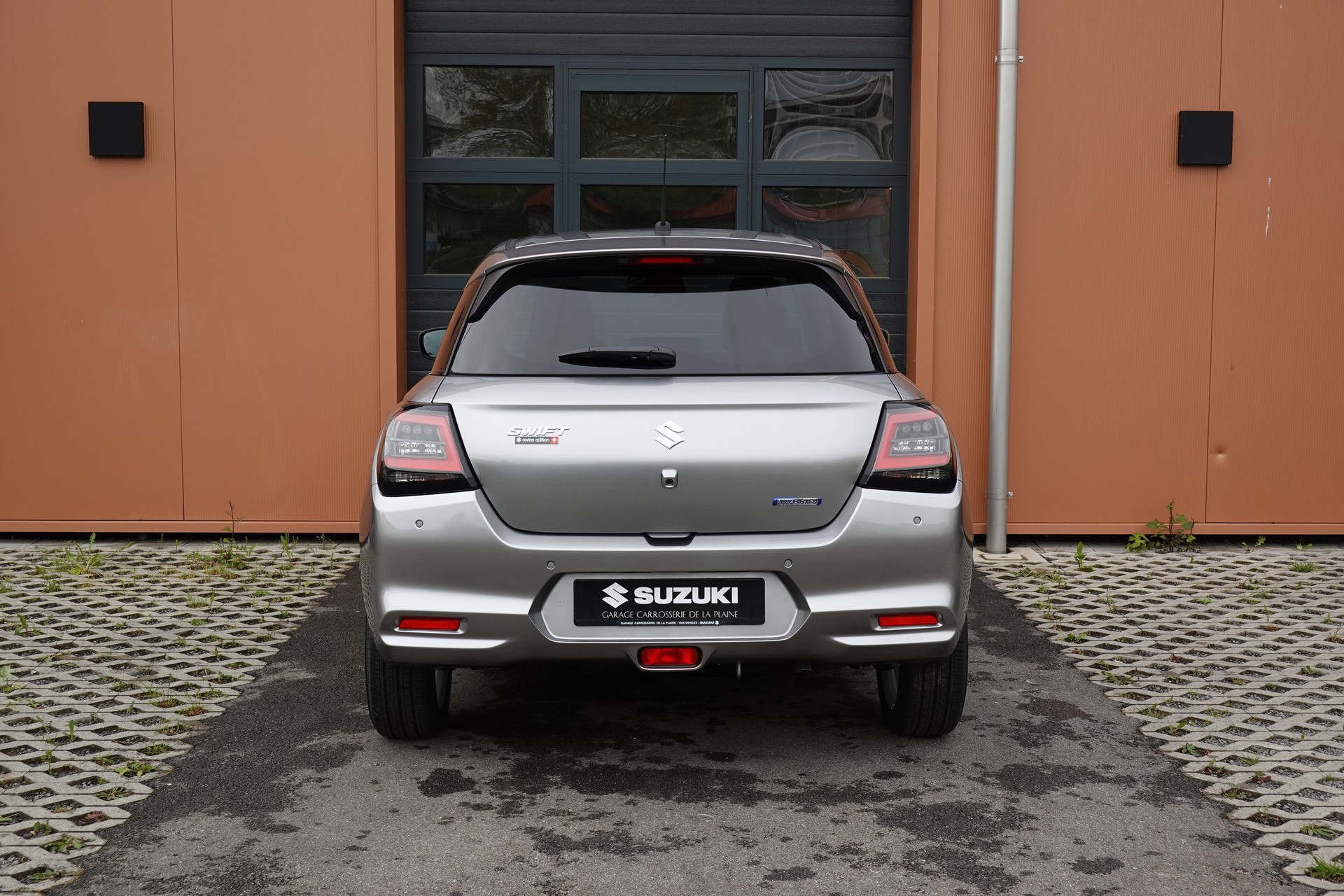 SUZUKI Swift 1.2 Compact+ Hybrid CVT * Tempomat Adapt. * Caméra de recul * Sièges chauffants * Apple Car Play * Aides Conduites"-image-8