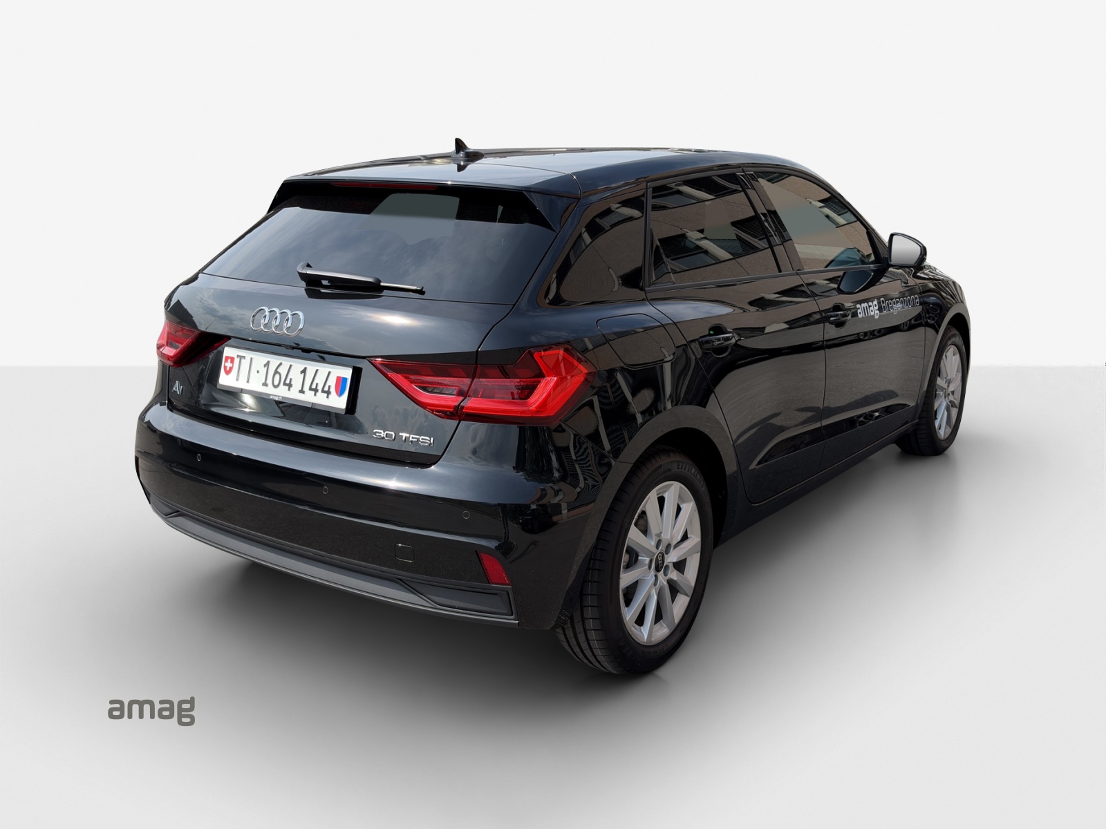 AUDI A1 Sportback 30 TFSI Attraction S-tronic-image-4