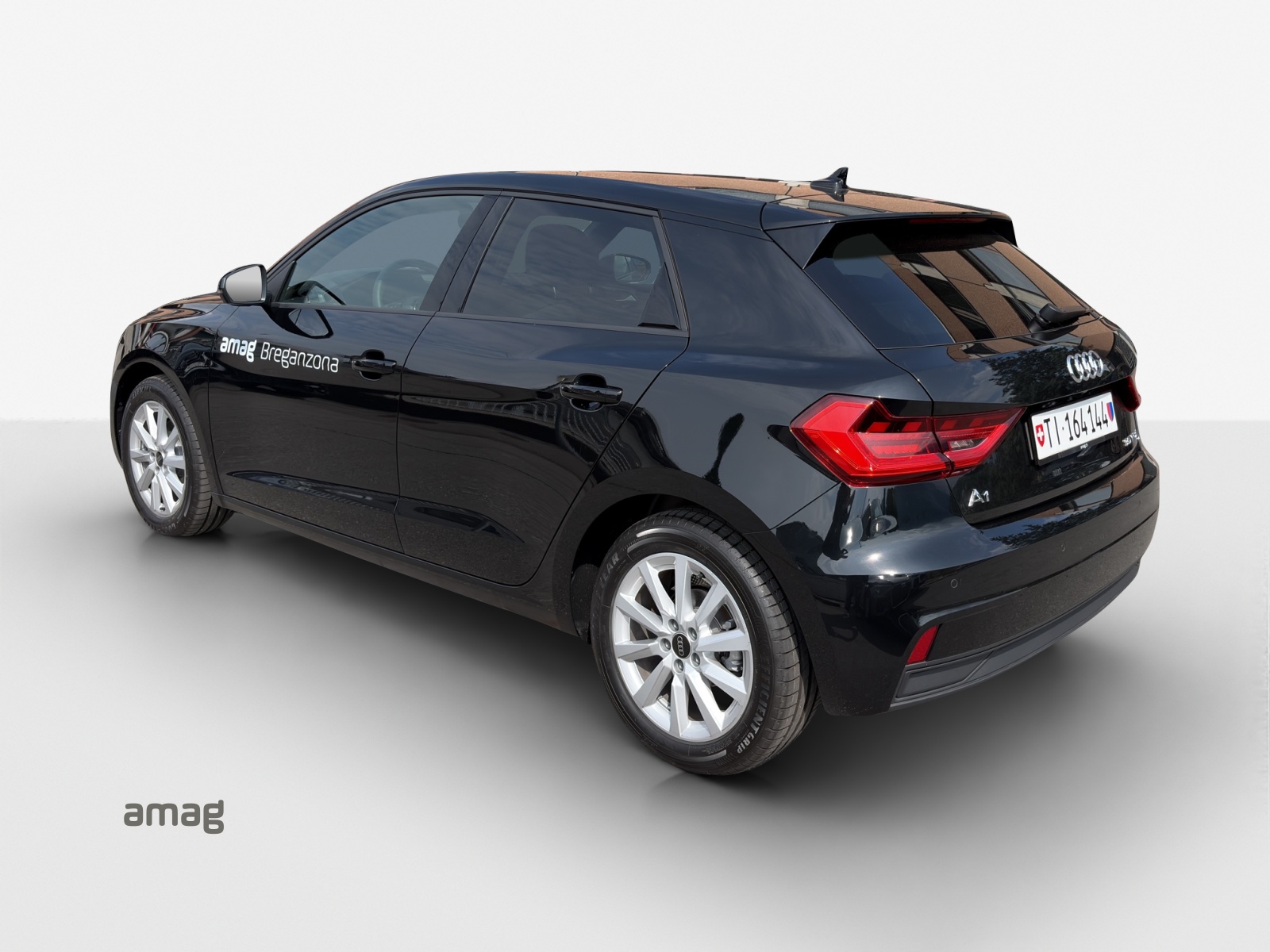 AUDI A1 Sportback 30 TFSI Attraction S-tronic-image-2