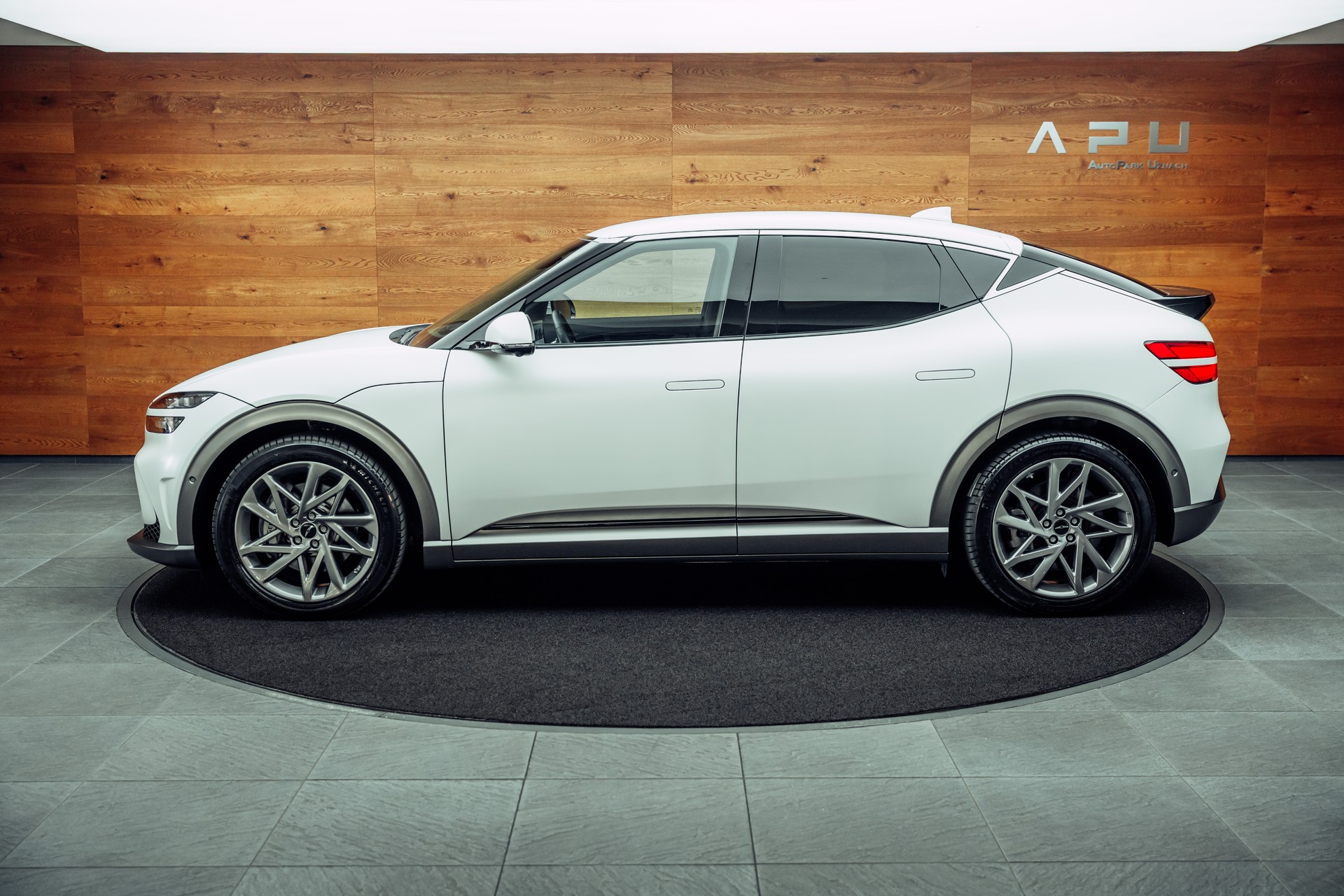 GENESIS GV60 77.4 kWh Sport AWD-image-8