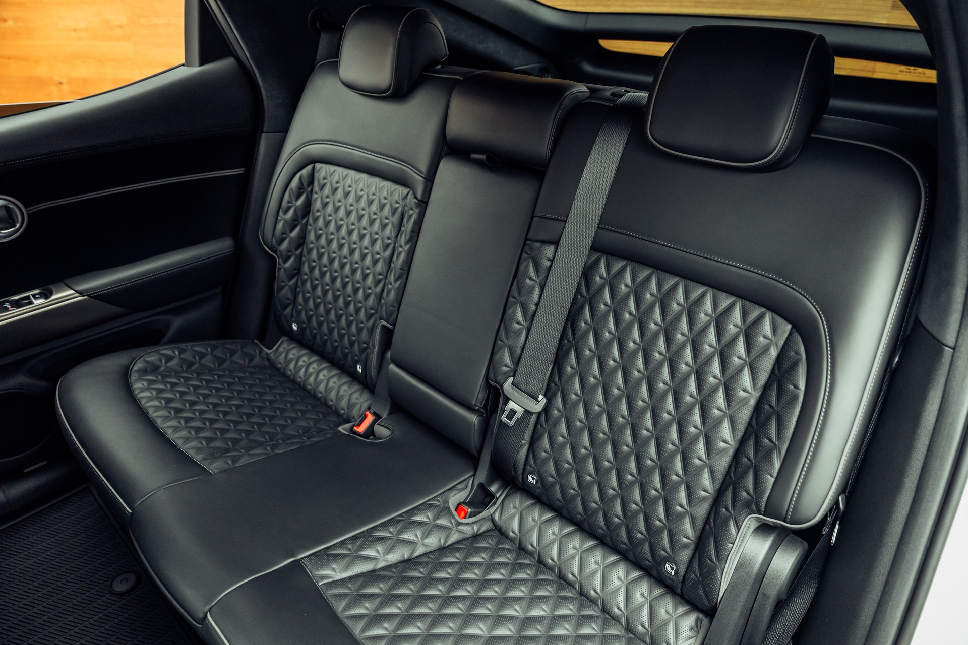 GENESIS GV60 77.4 kWh Sport AWD-image-6
