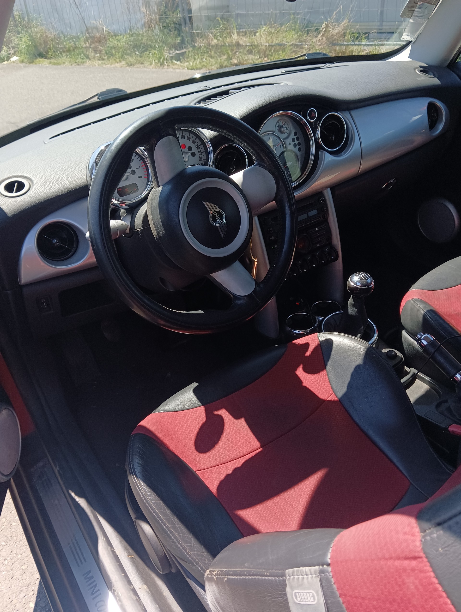 MINI Cooper-image-2