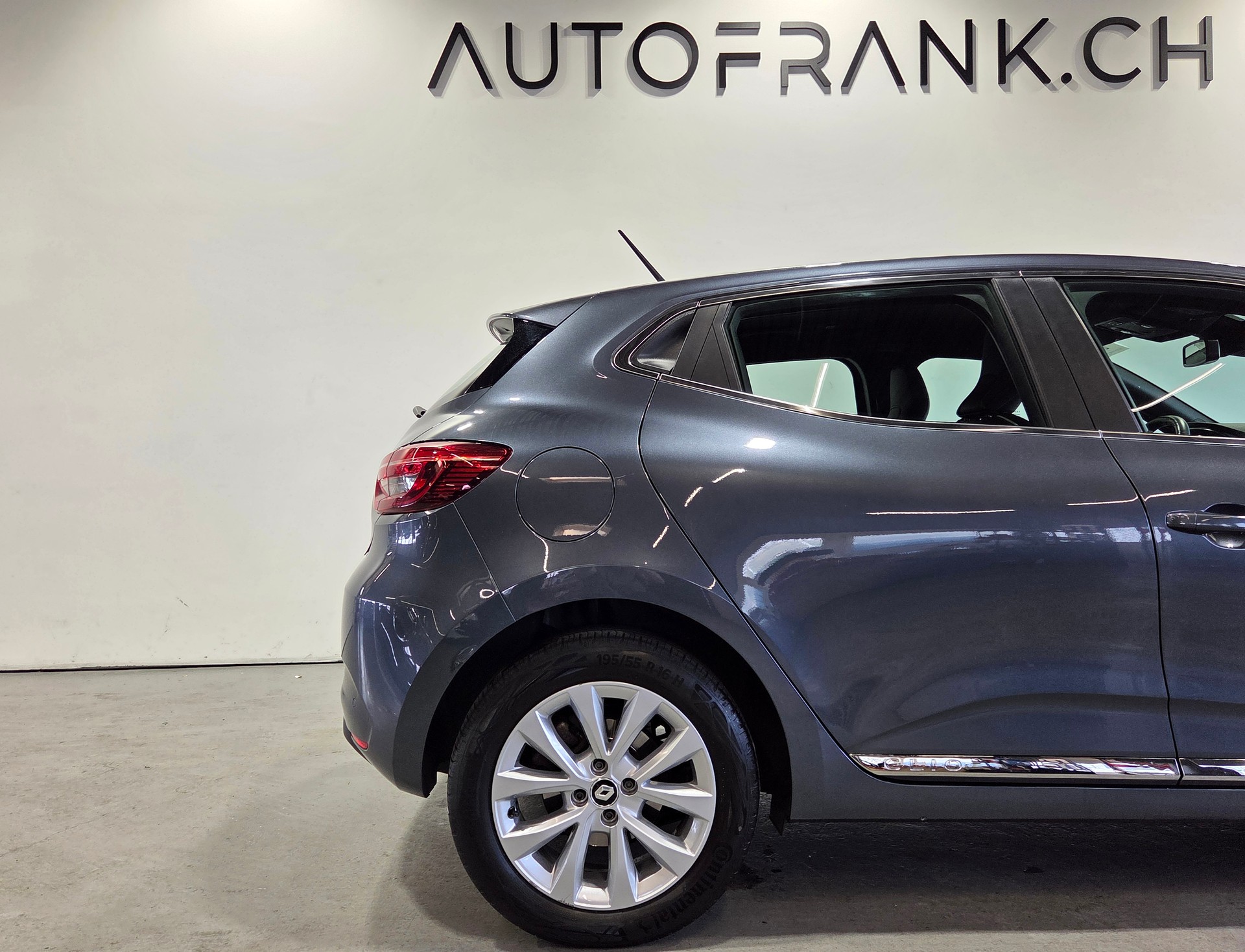RENAULT Clio 1.0 TCe Intens CVT-image-13