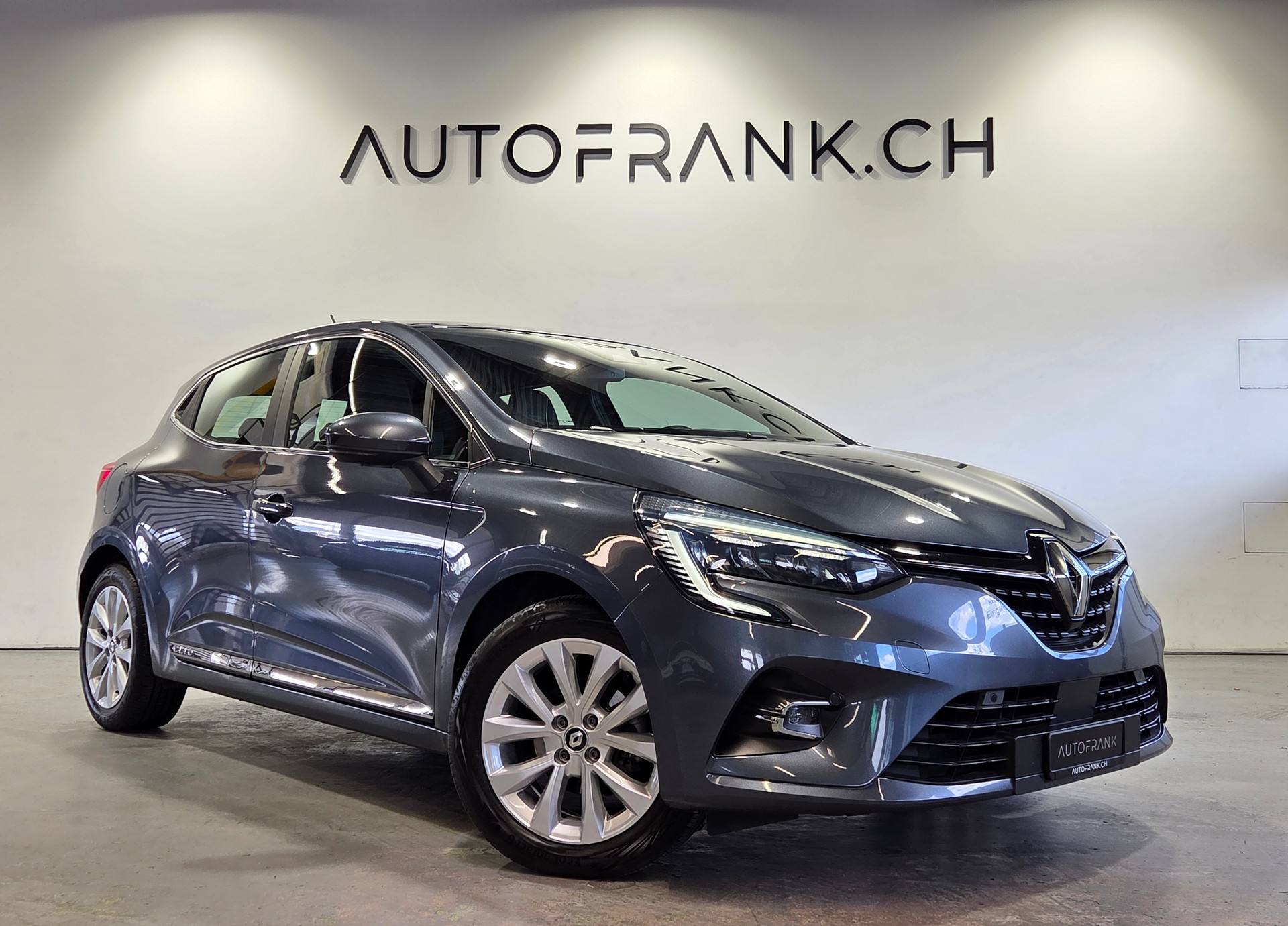RENAULT Clio 1.0 TCe Intens CVT-image-0