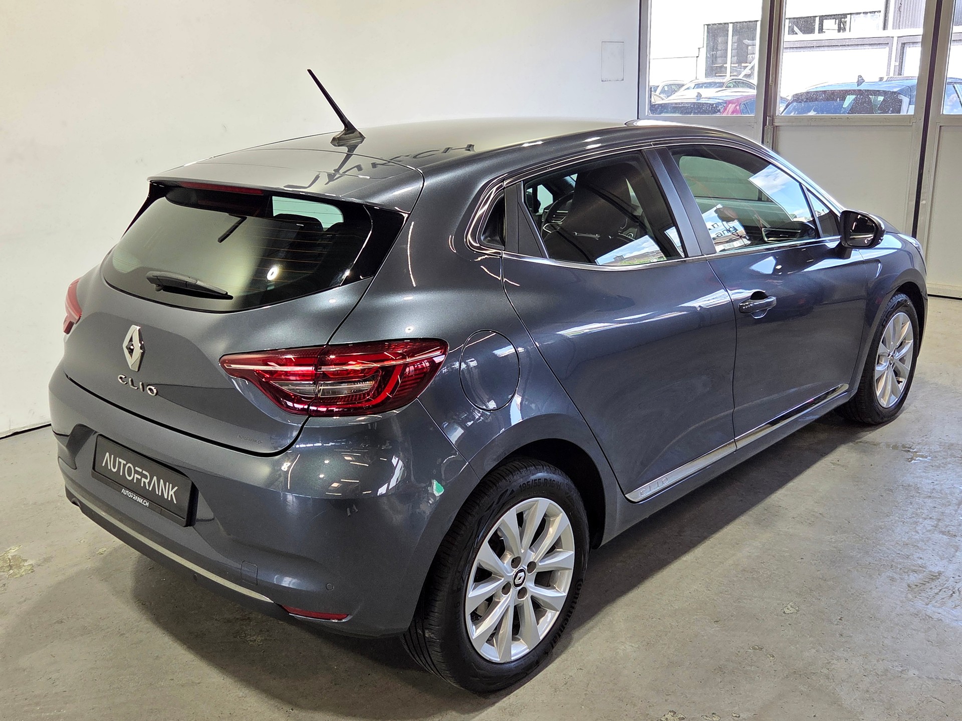 RENAULT Clio 1.0 TCe Intens CVT-image-17