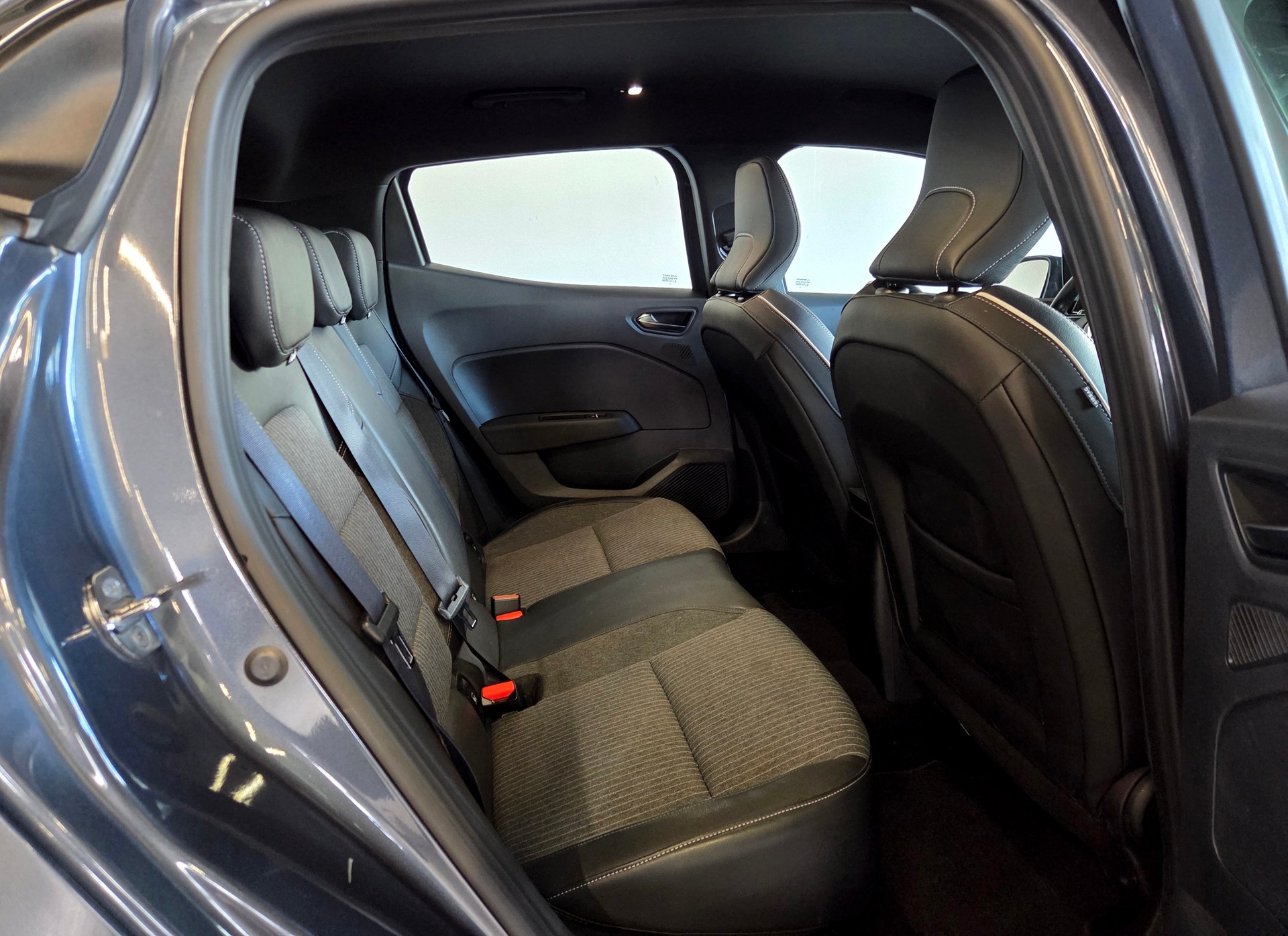 RENAULT Clio 1.0 TCe Intens CVT-image-20