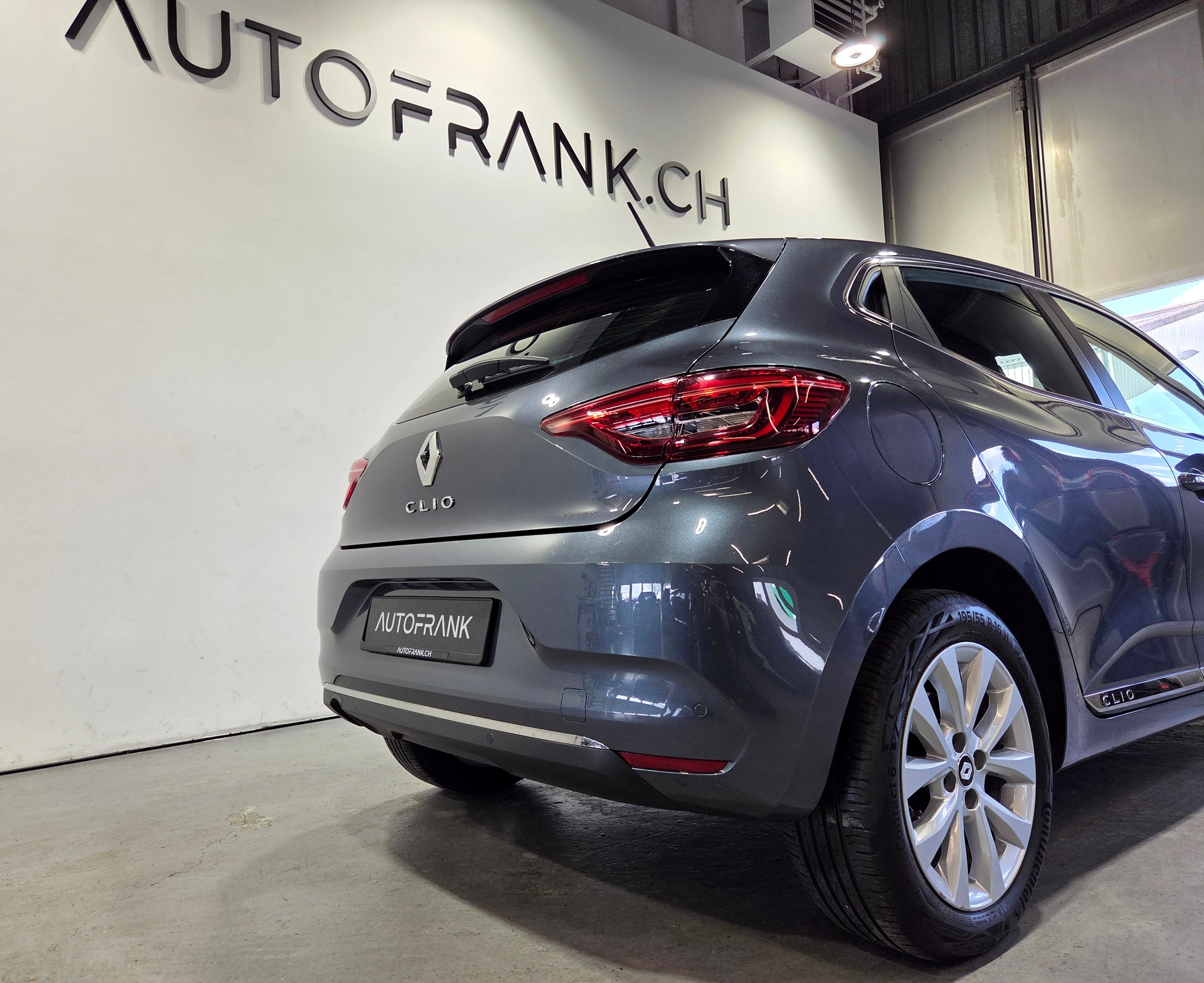 RENAULT Clio 1.0 TCe Intens CVT-image-8