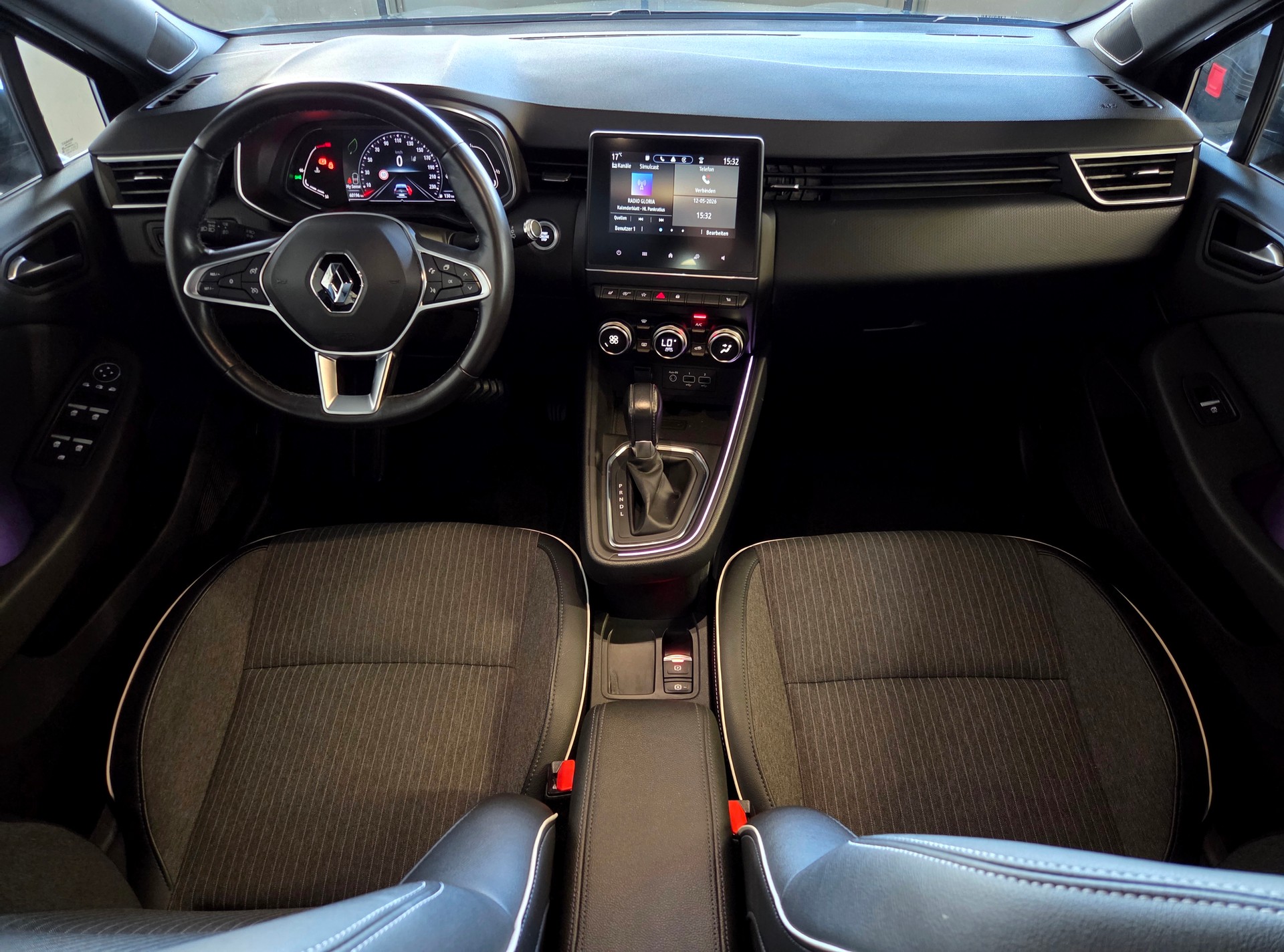 RENAULT Clio 1.0 TCe Intens CVT-image-4