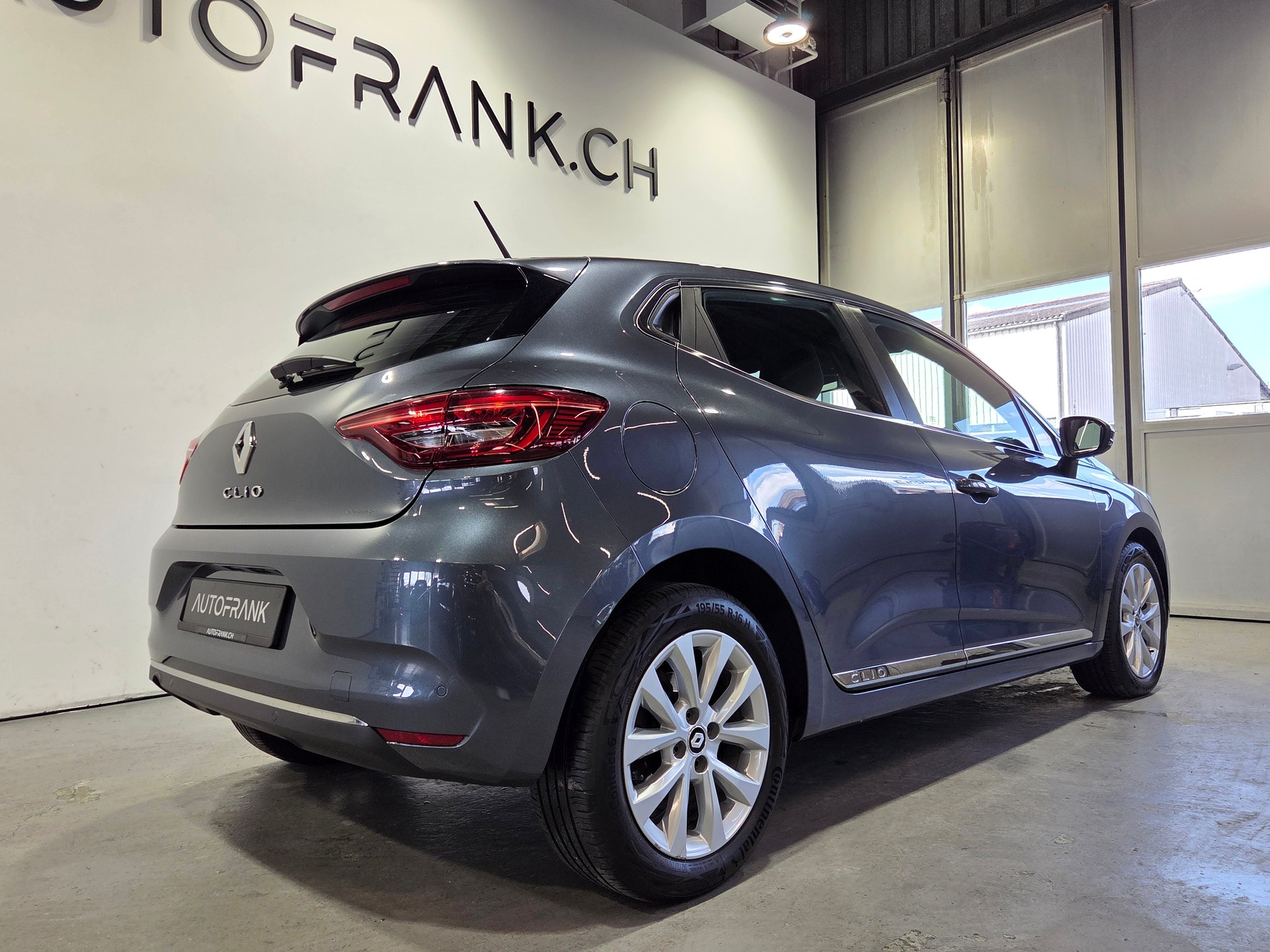 RENAULT Clio 1.0 TCe Intens CVT-image-2