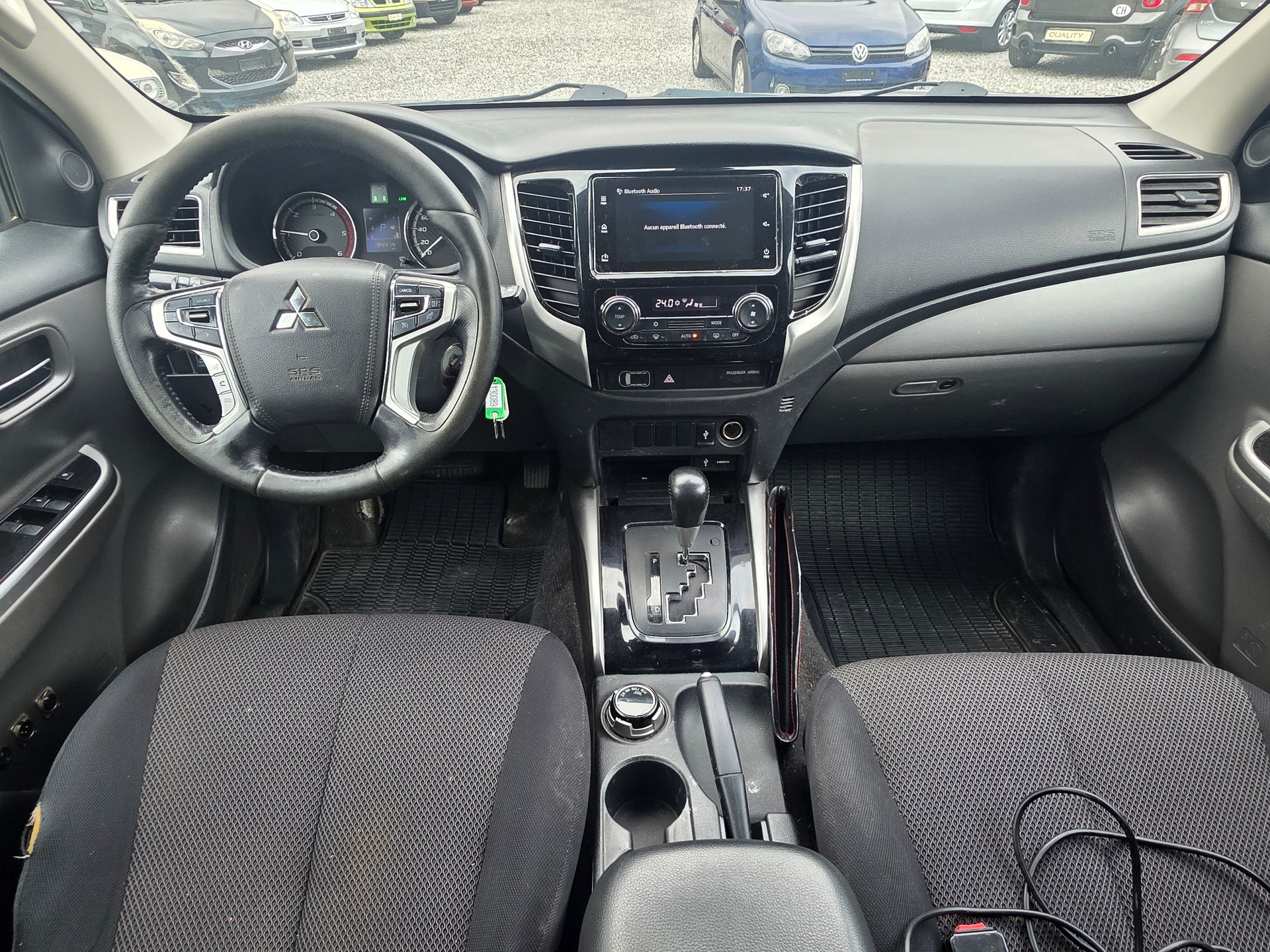 MITSUBISHI L 200 2.4 Diamond Double Cab A-image-6