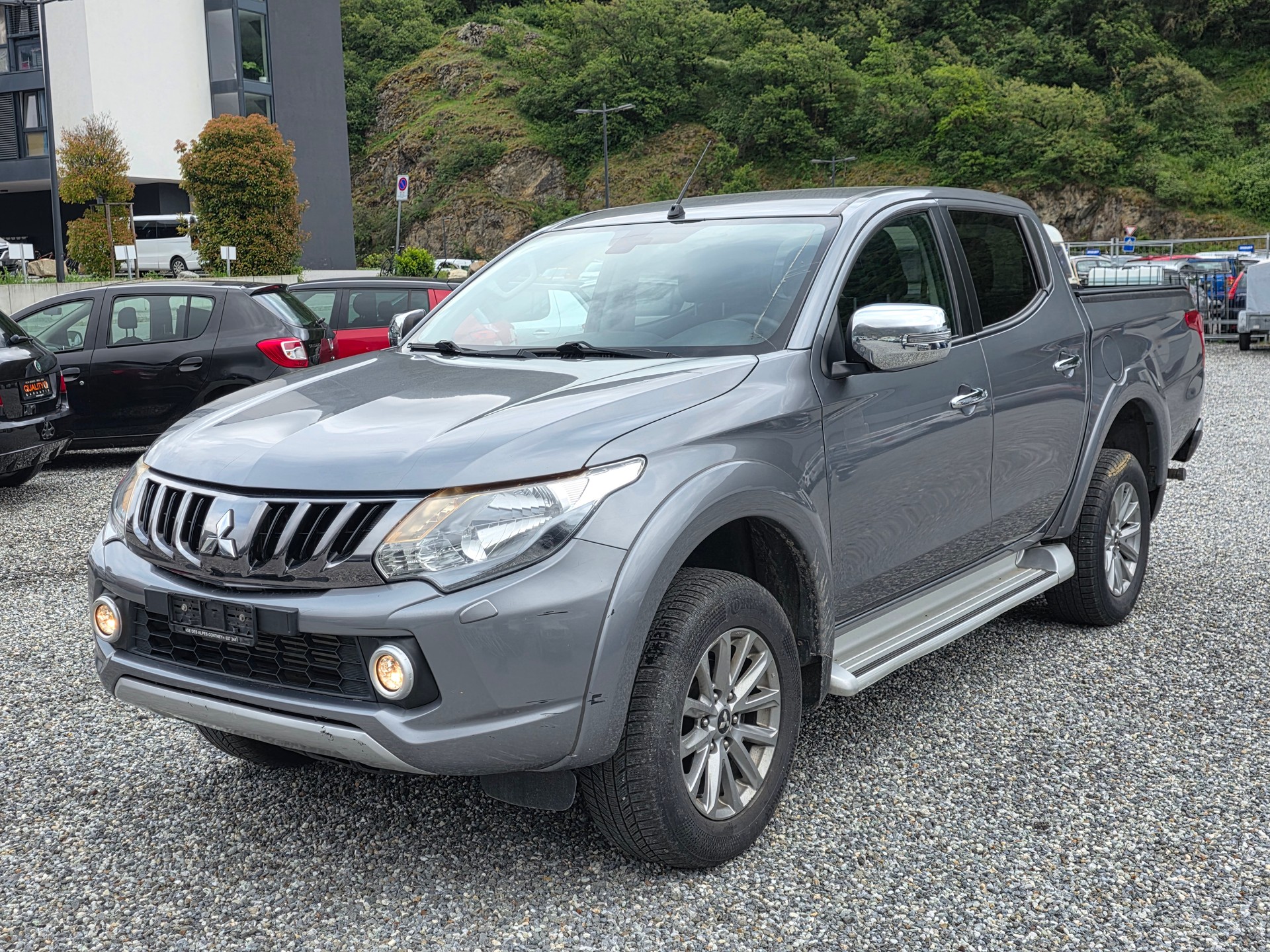 MITSUBISHI L 200 2.4 Diamond Double Cab A