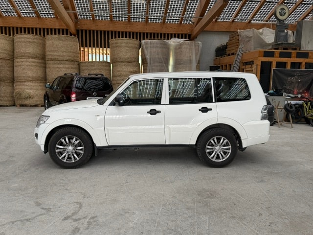 MITSUBISHI Pajero 3.2 DI-D Style Automatic 7 posti-image-9