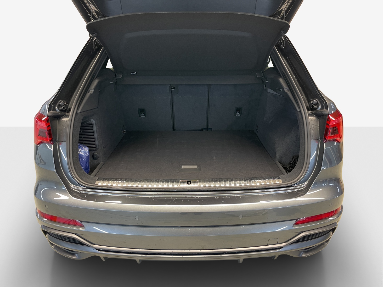 AUDI Q3 45 TFSI e S line Attraction S-tronic-image-12