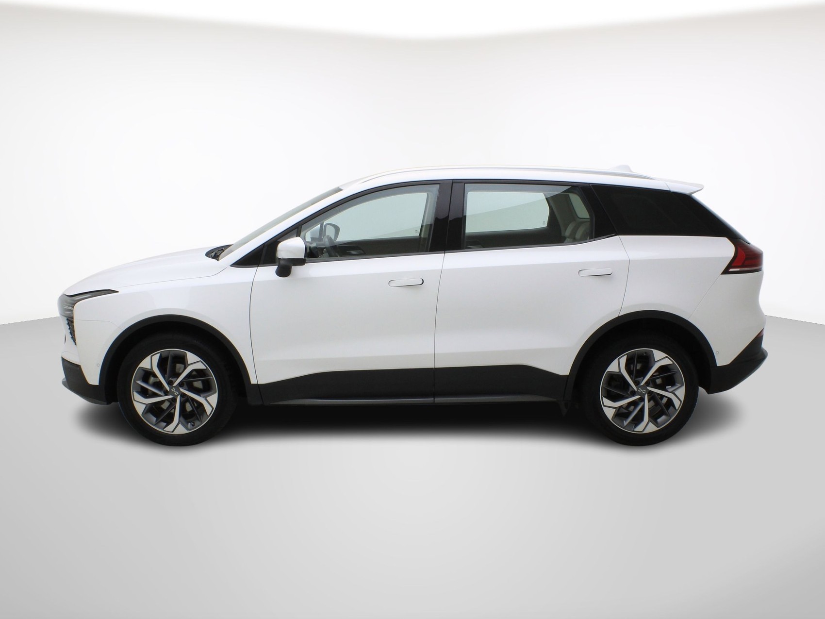 AIWAYS U5 Standard-showroom-element-2