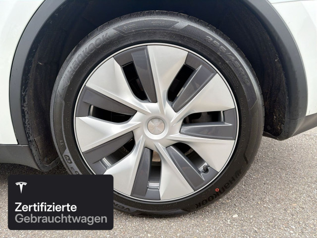 TESLA Model Y Long Range AWD-image-5