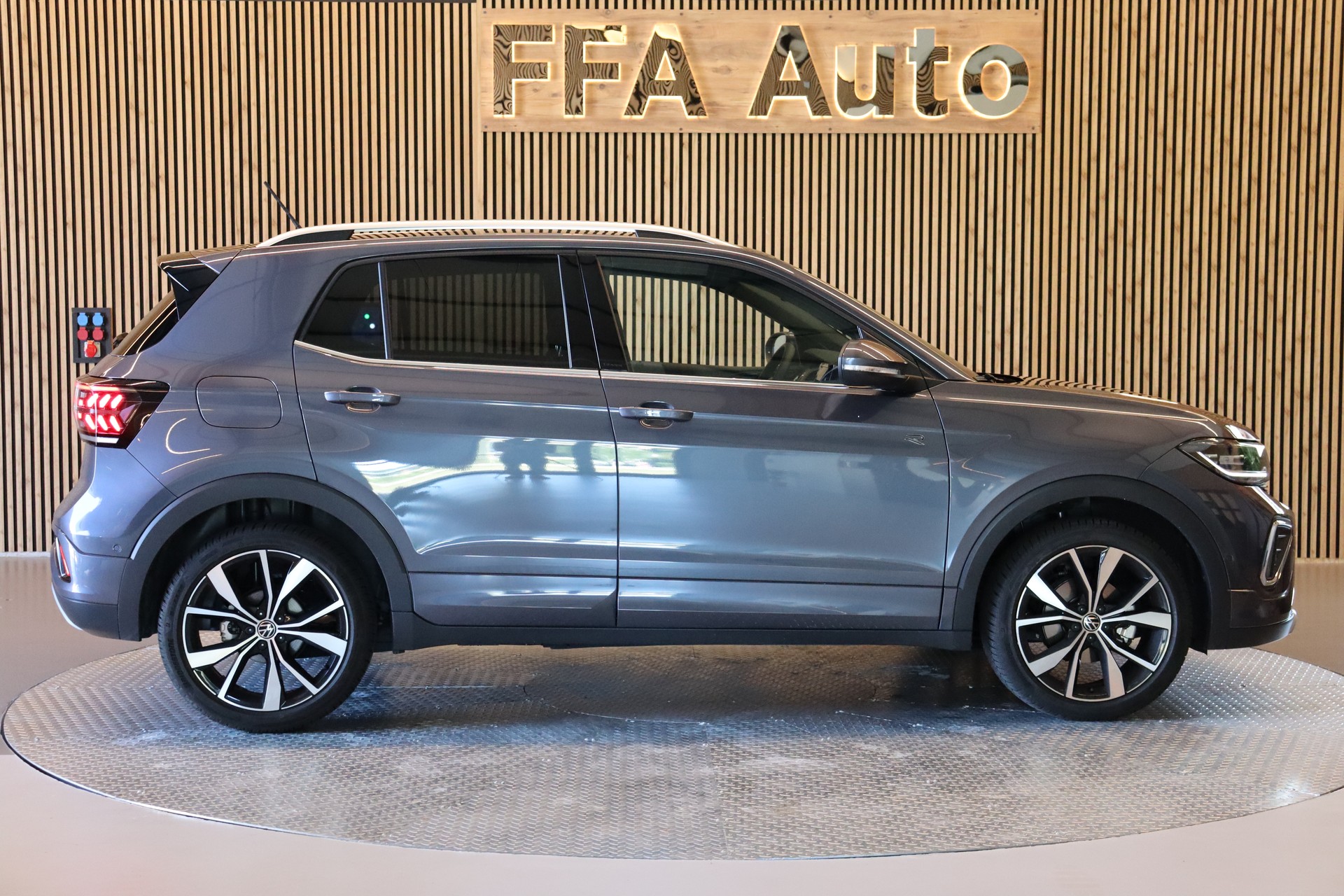 VW T-Cross 1.5 TSI R-Line DSG-image-4