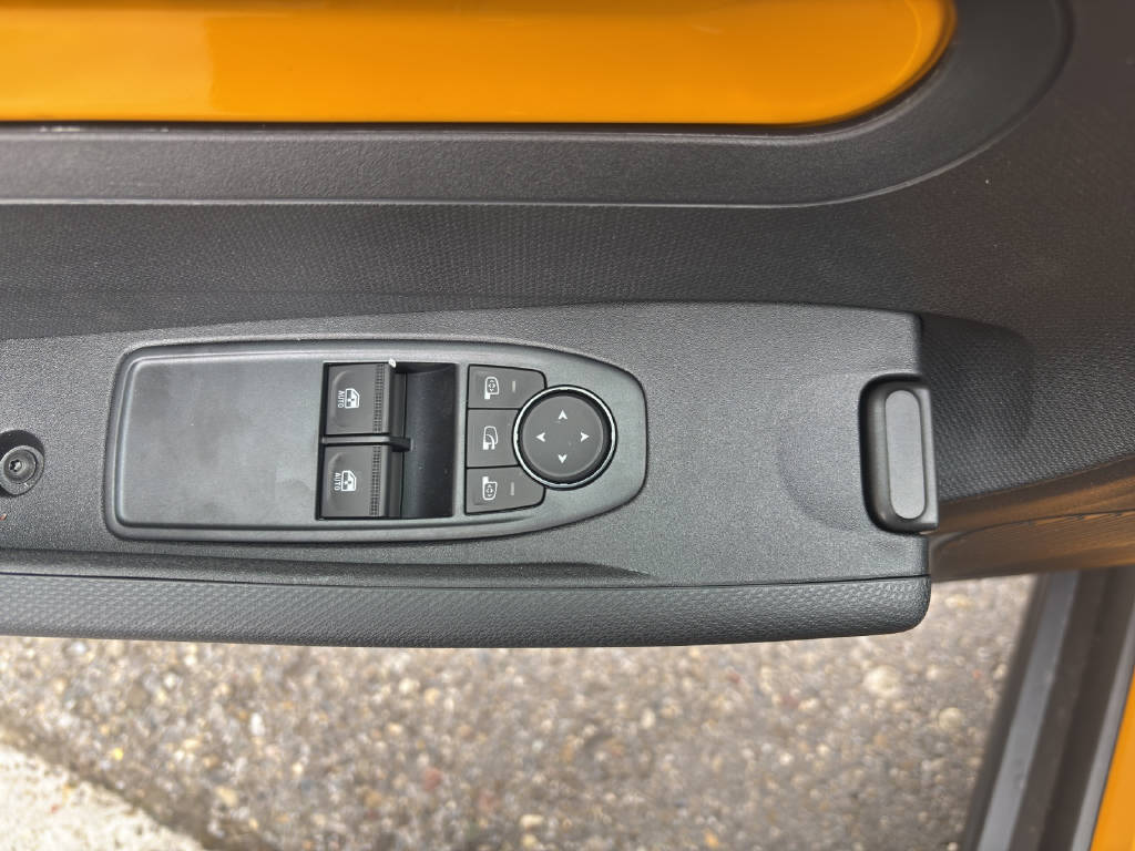 RENAULT Twingo E-Tech Urban Range techno-image-11
