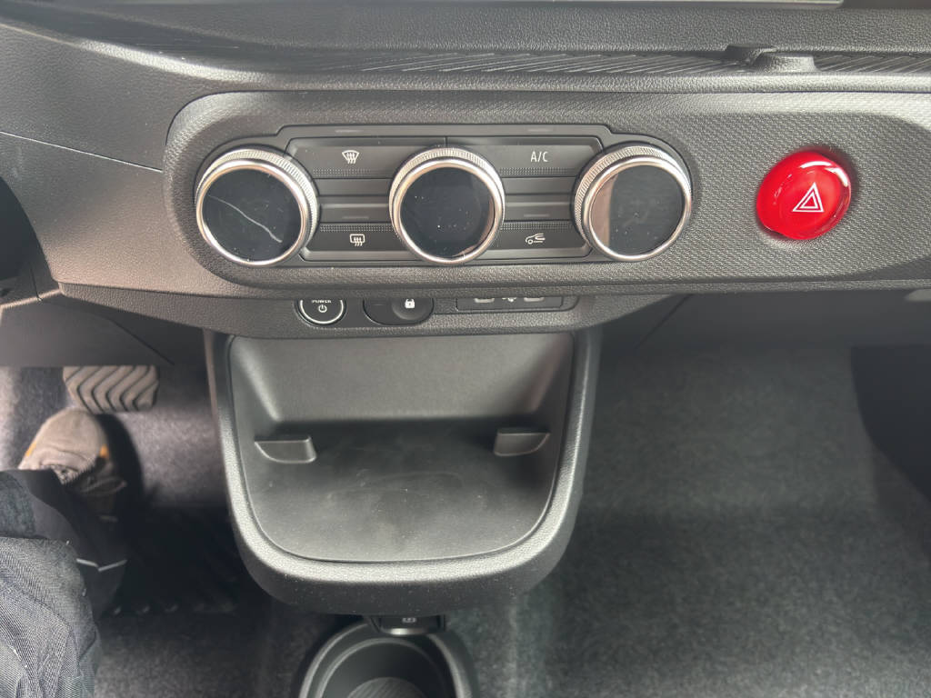 RENAULT Twingo E-Tech Urban Range techno-image-12