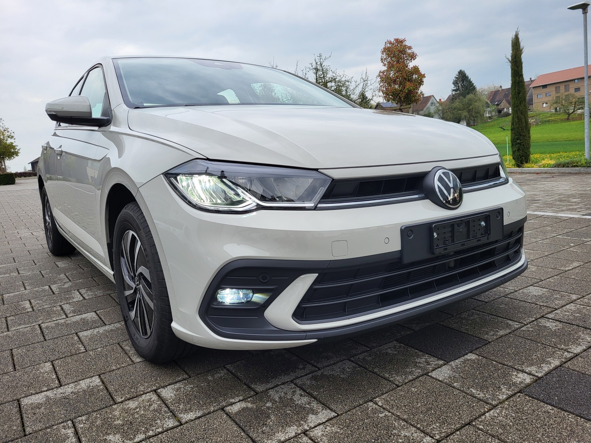VW Polo 1.0 TSI Life-image-4