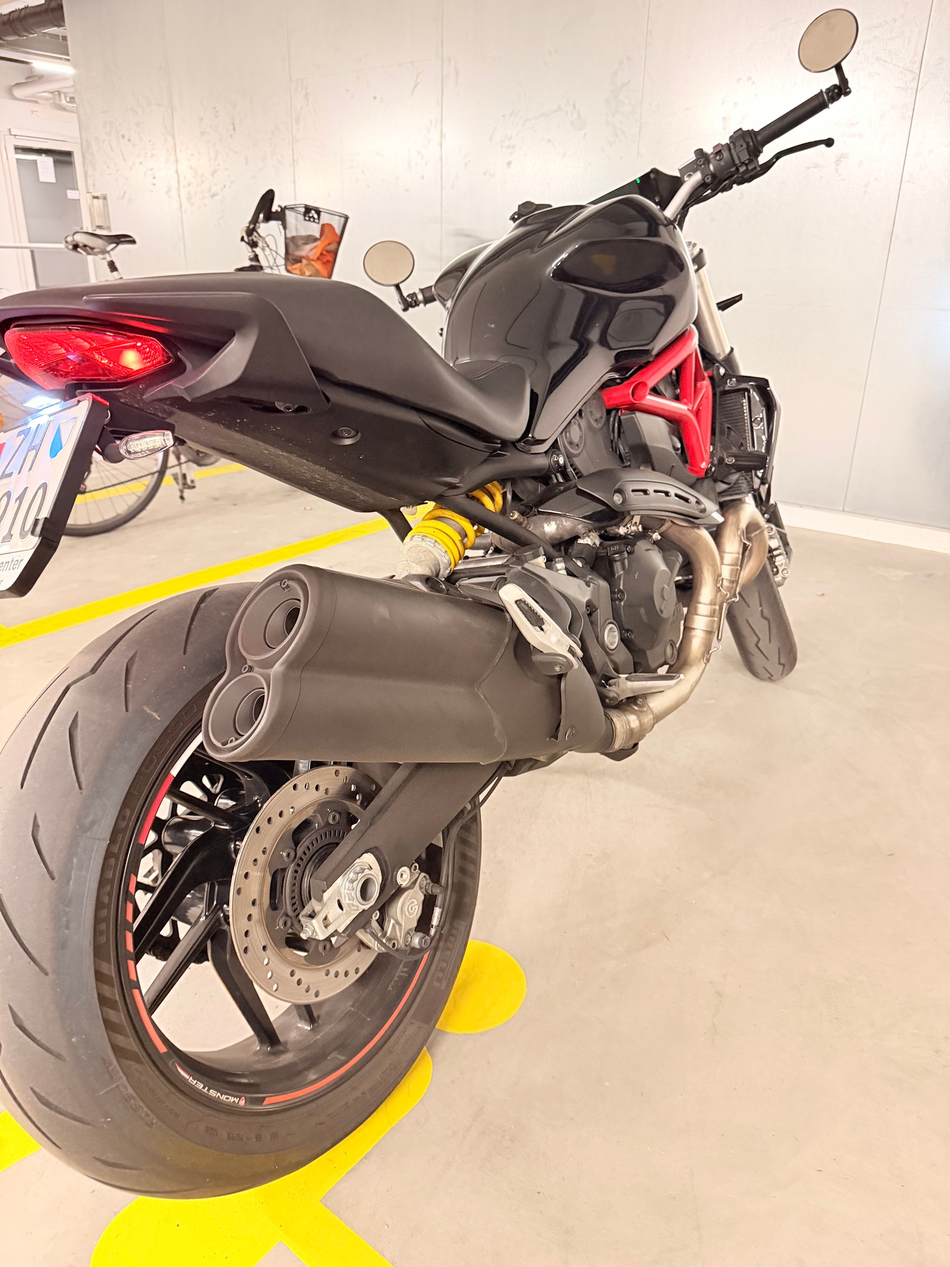 DUCATI Monster 821 ABS (35kW)-image-2