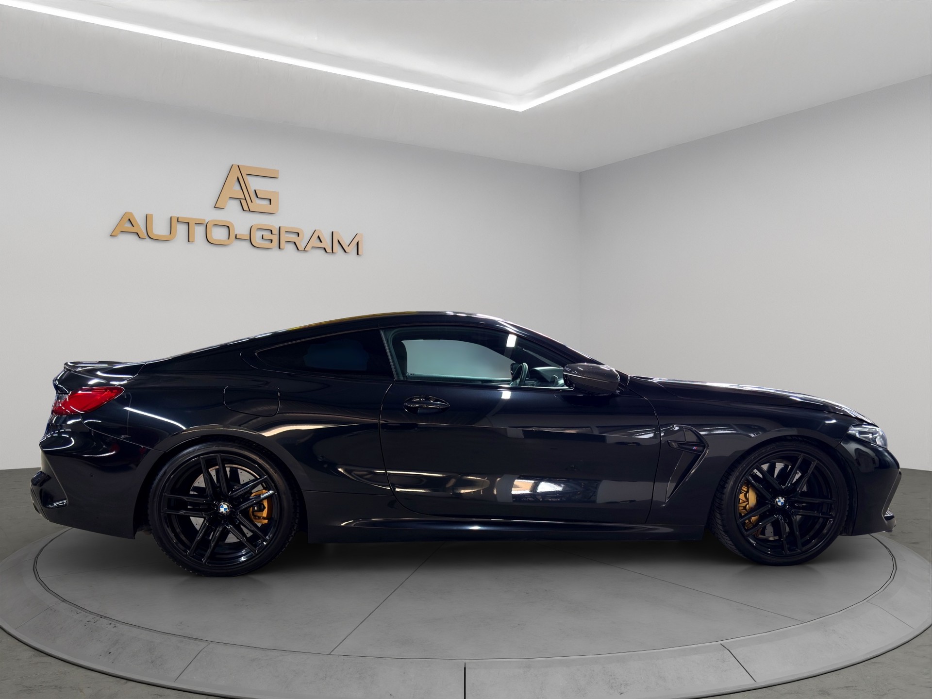 BMW M8 xDrive Steptronic M Competition-image-5