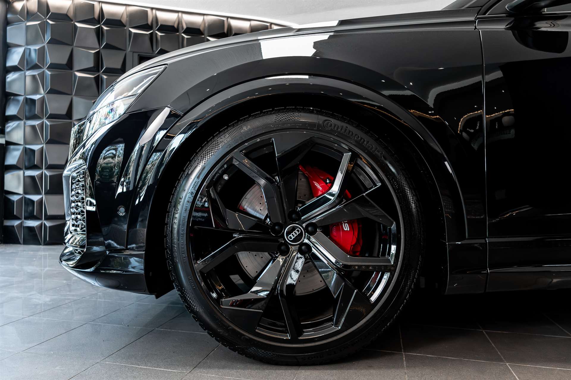 AUDI RSQ8 quattro tiptronic-image-30