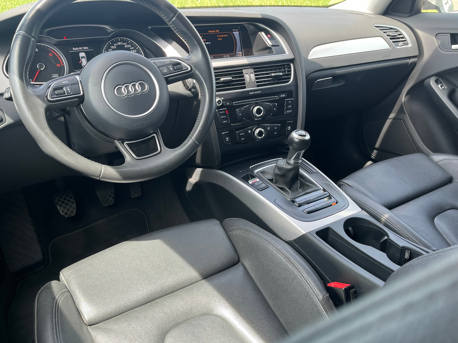 AUDI A4 Avant 2.0 TDIe-image-9