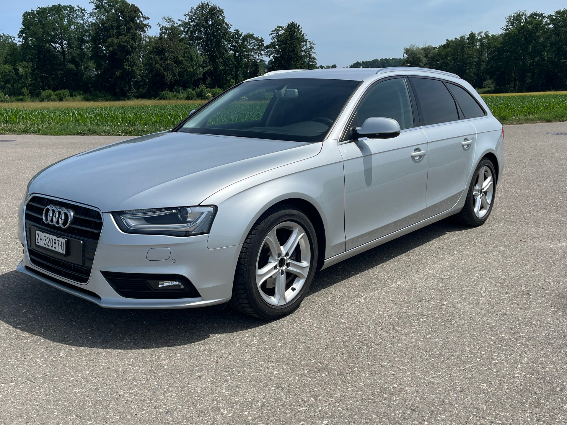 AUDI A4 Avant 2.0 TDIe-image-1