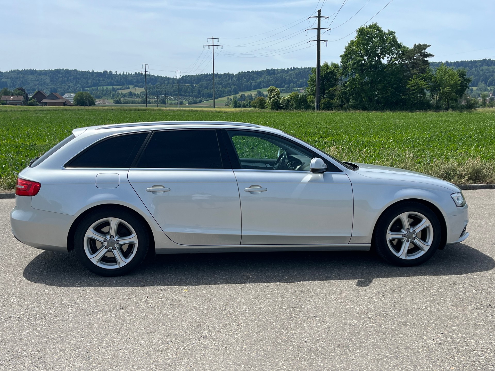 AUDI A4 Avant 2.0 TDIe-image-4