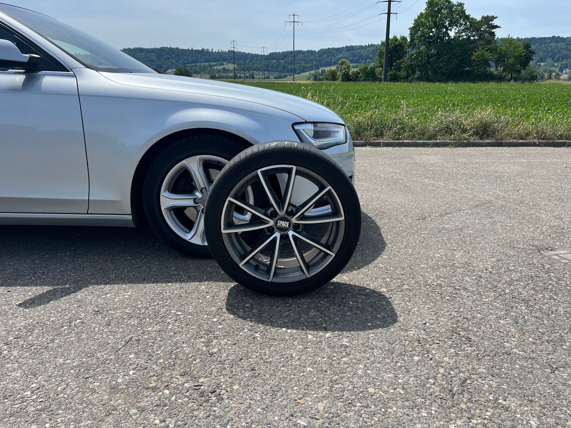 AUDI A4 Avant 2.0 TDIe-image-8