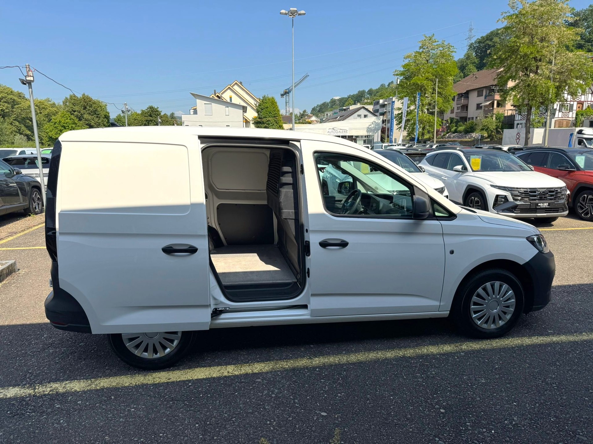 VW Caddy 2.0TDI BlueMotion Technology-image-5