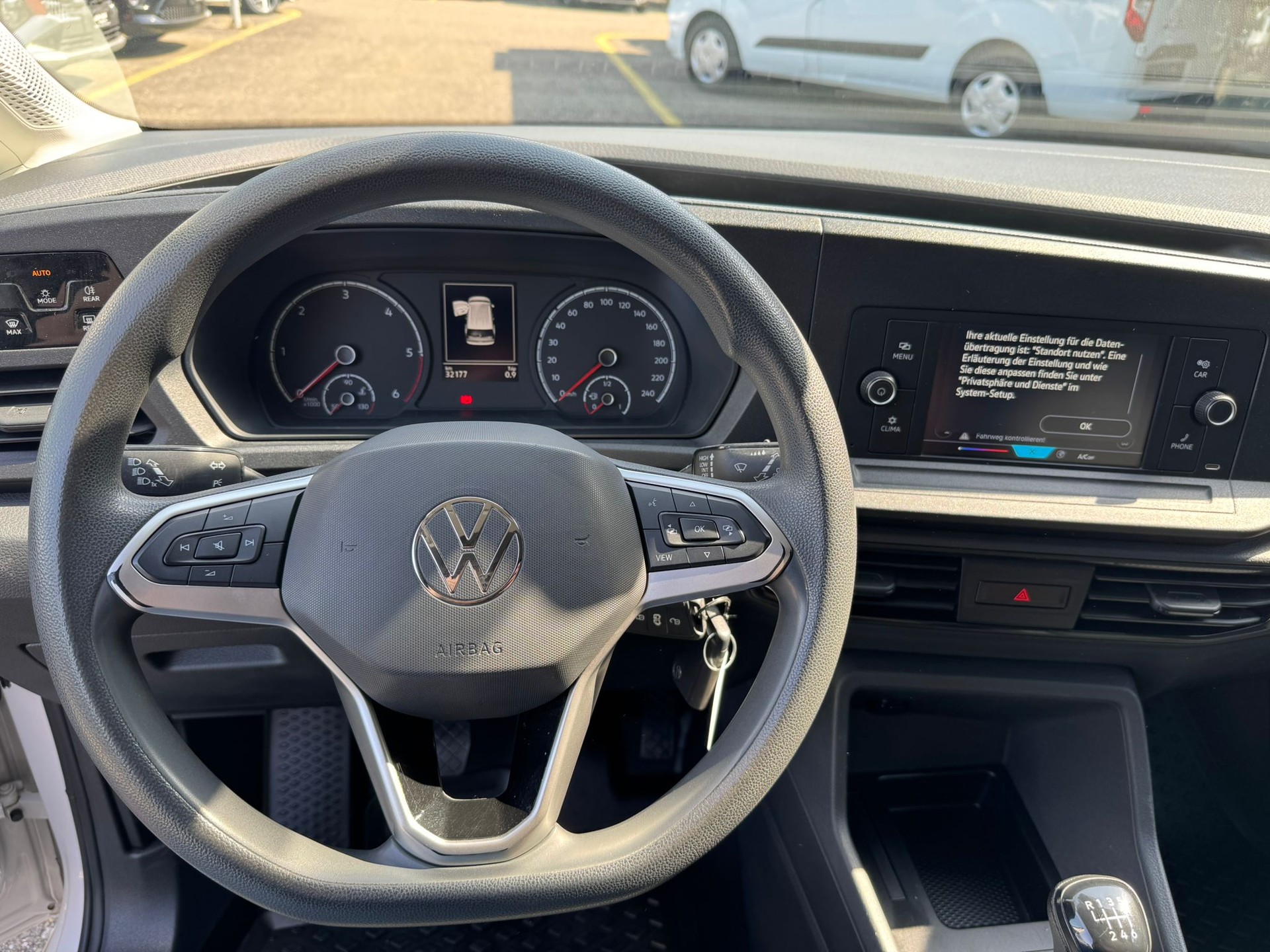 VW Caddy 2.0TDI BlueMotion Technology-image-2