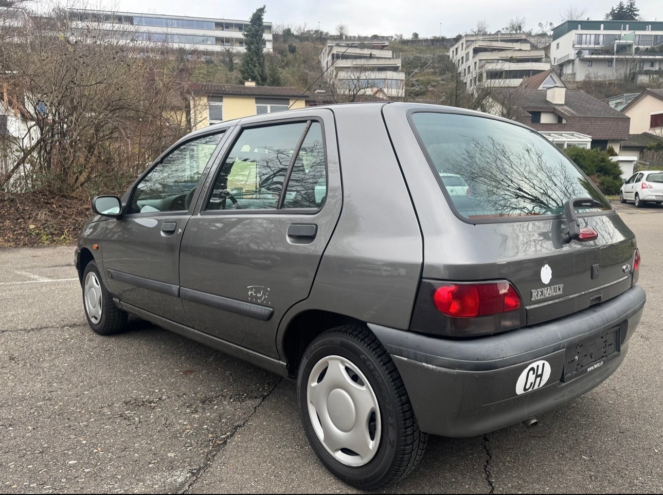 RENAULT Clio 1.4 RT-image-1