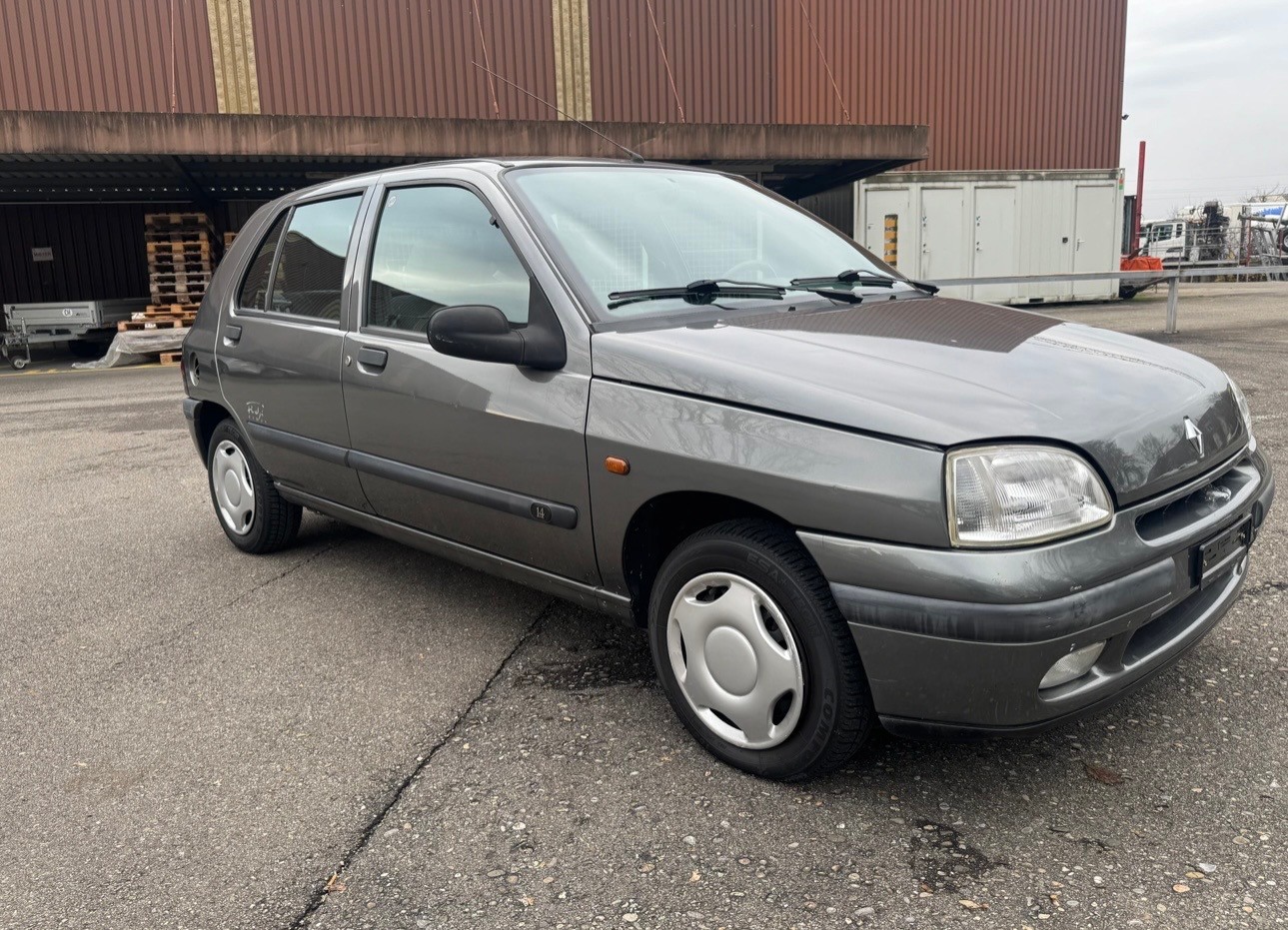 RENAULT Clio 1.4 RT-image-3