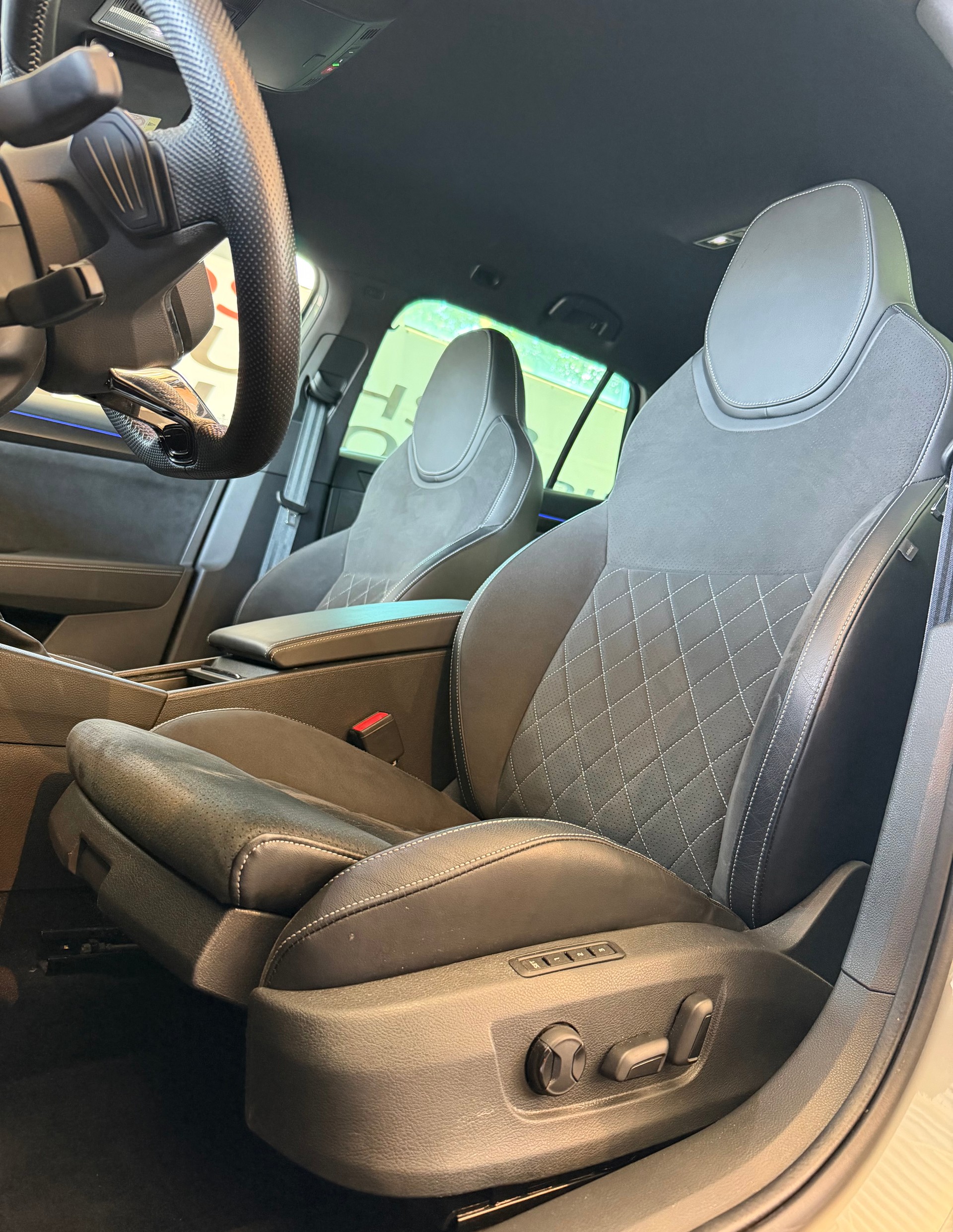 SKODA Superb Combi 2.0 TDI 200 SportLine 4x4 DSG-image-6