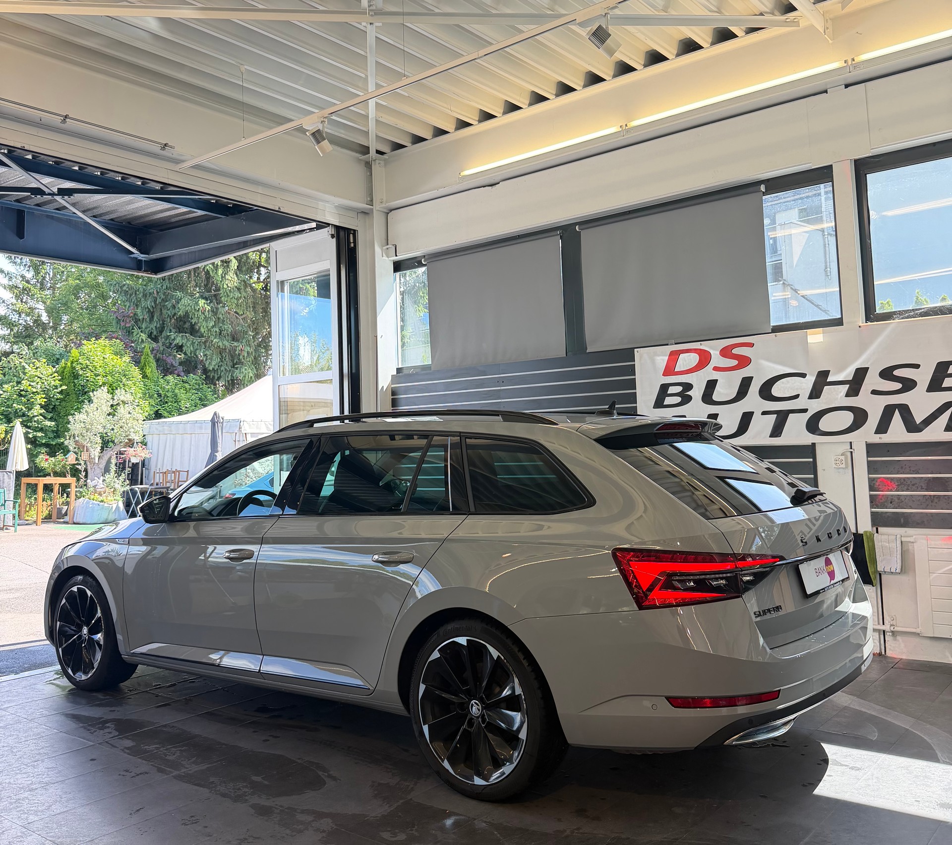 SKODA Superb Combi 2.0 TDI 200 SportLine 4x4 DSG-image-3