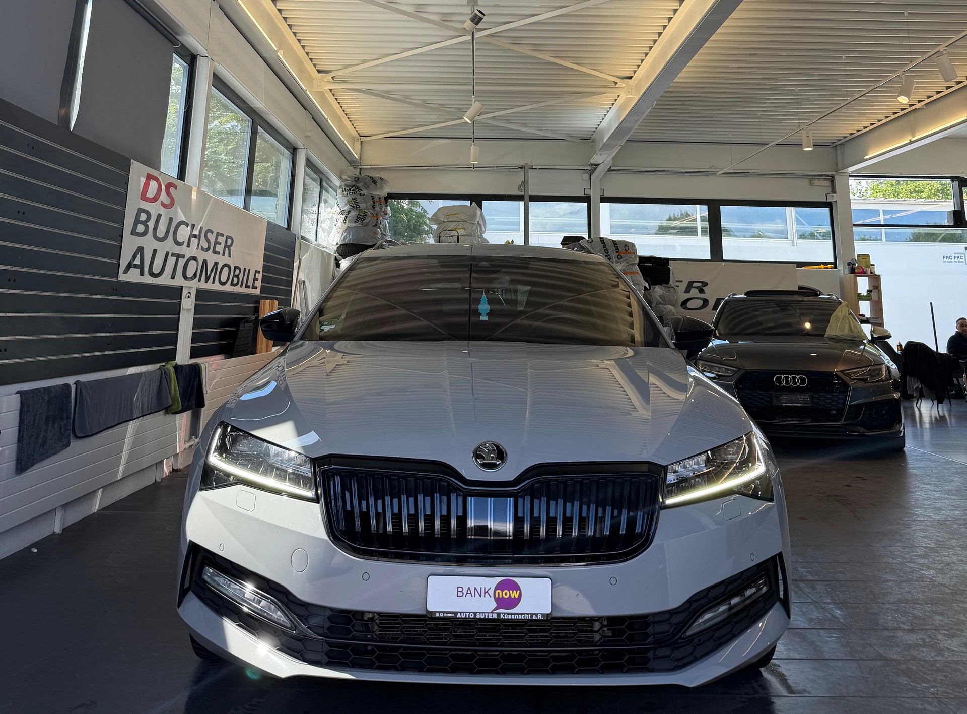 SKODA Superb Combi 2.0 TDI 200 SportLine 4x4 DSG-image-2