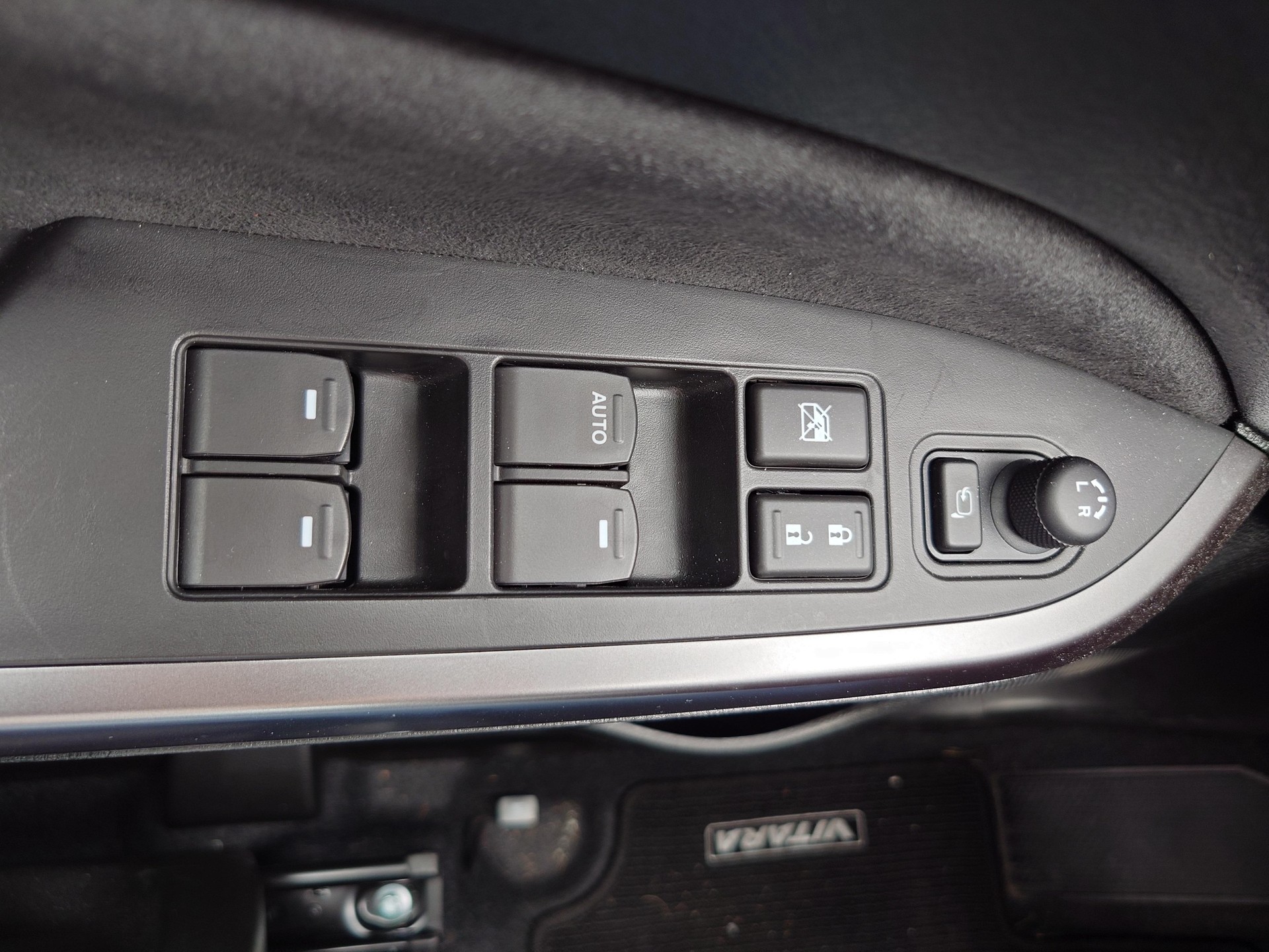 SUZUKI Vitara 1.5 Piz Sulai Top Hybrid 4x4-image-11