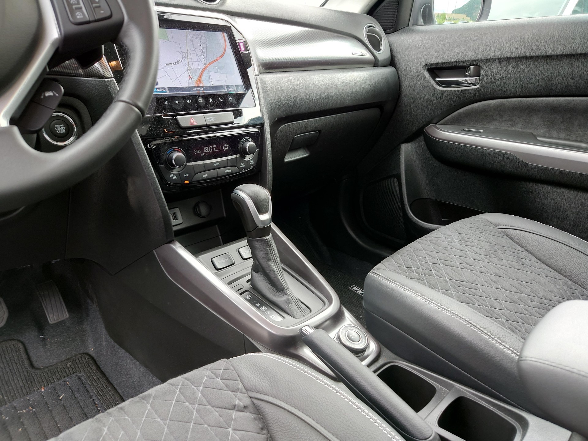 SUZUKI Vitara 1.5 Piz Sulai Top Hybrid 4x4-image-9
