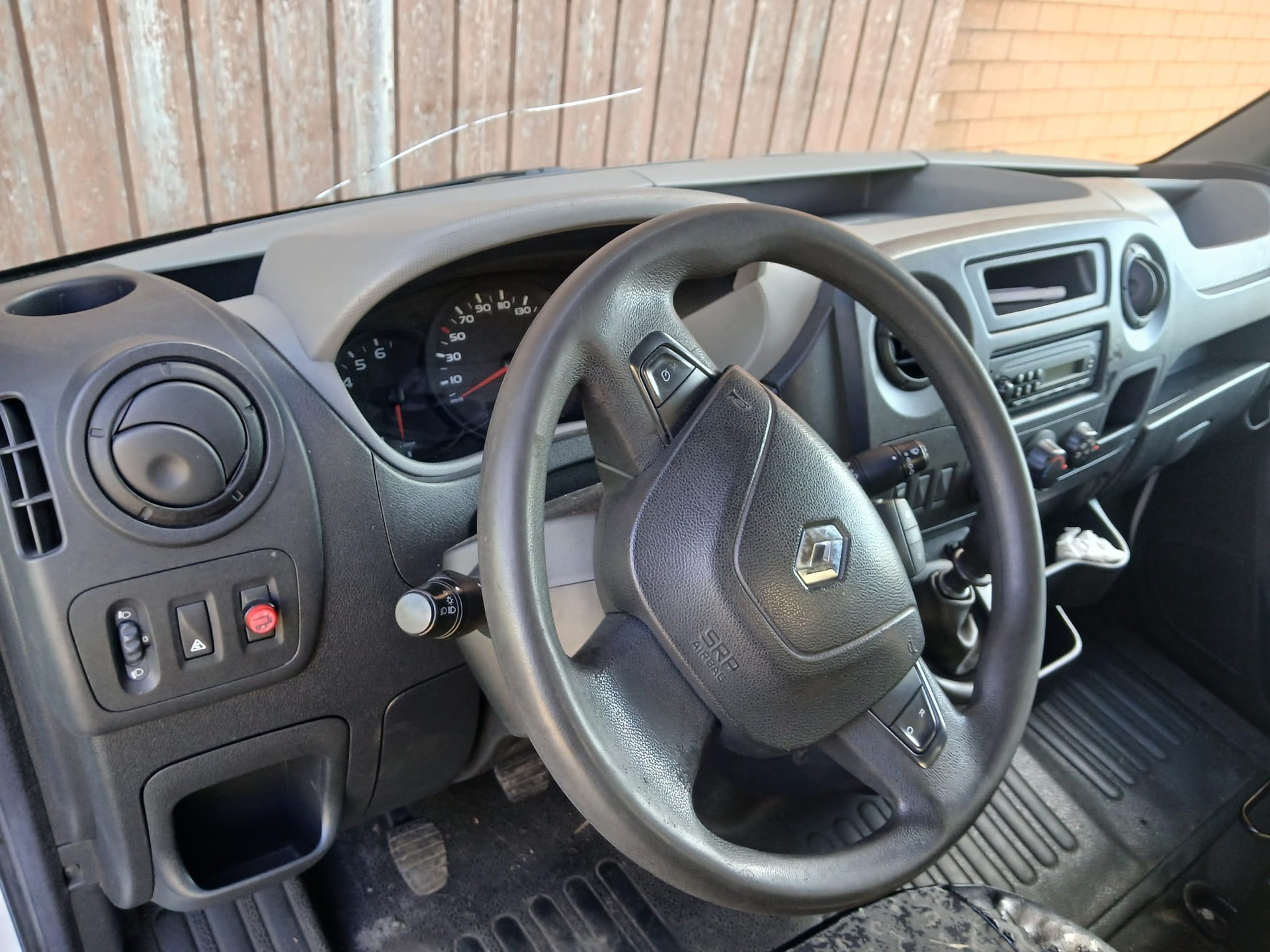 RENAULT MASTER-image-0
