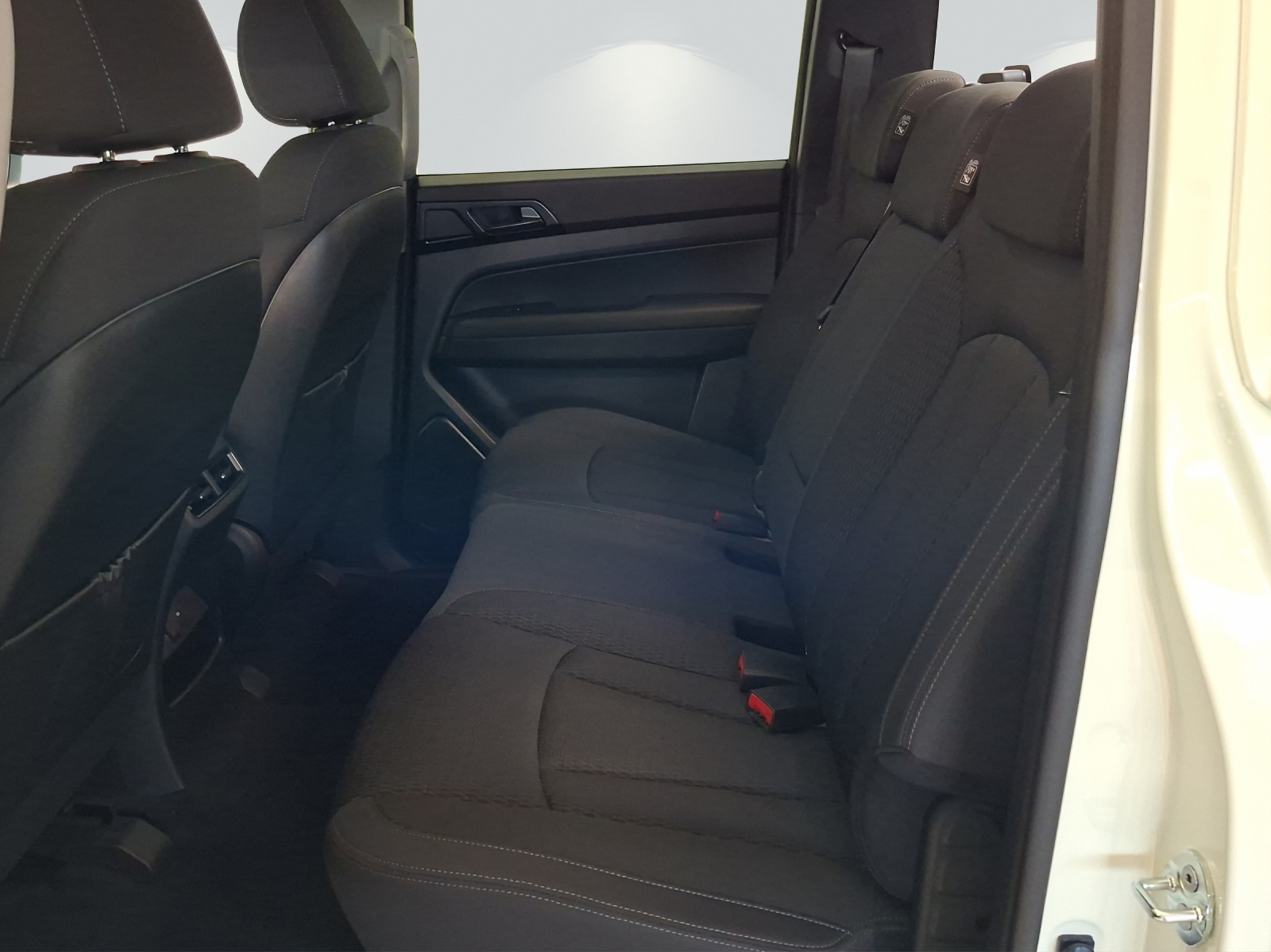 KGM-SsangYong Musso 2.2 e-XDI Platinum-image-13