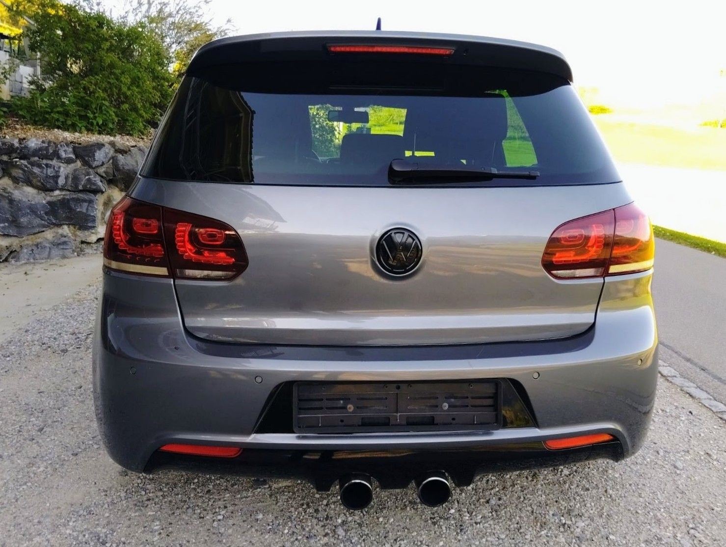 VW 2.0 TSI R DSG 4motion-image-1