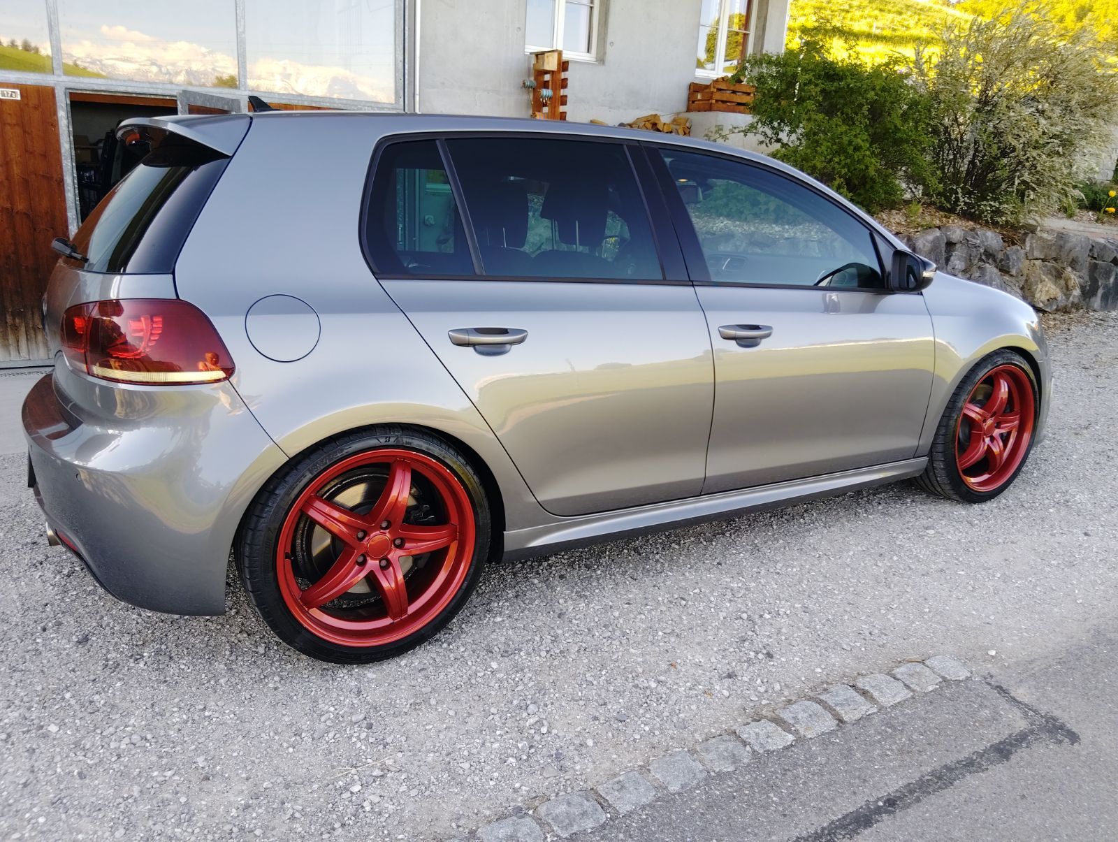 VW 2.0 TSI R DSG 4motion-image-2