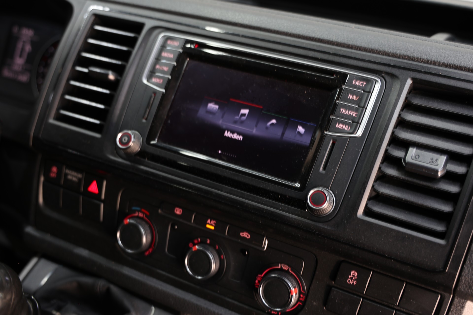 VW T6 2.0 TDI 4Motion-image-12